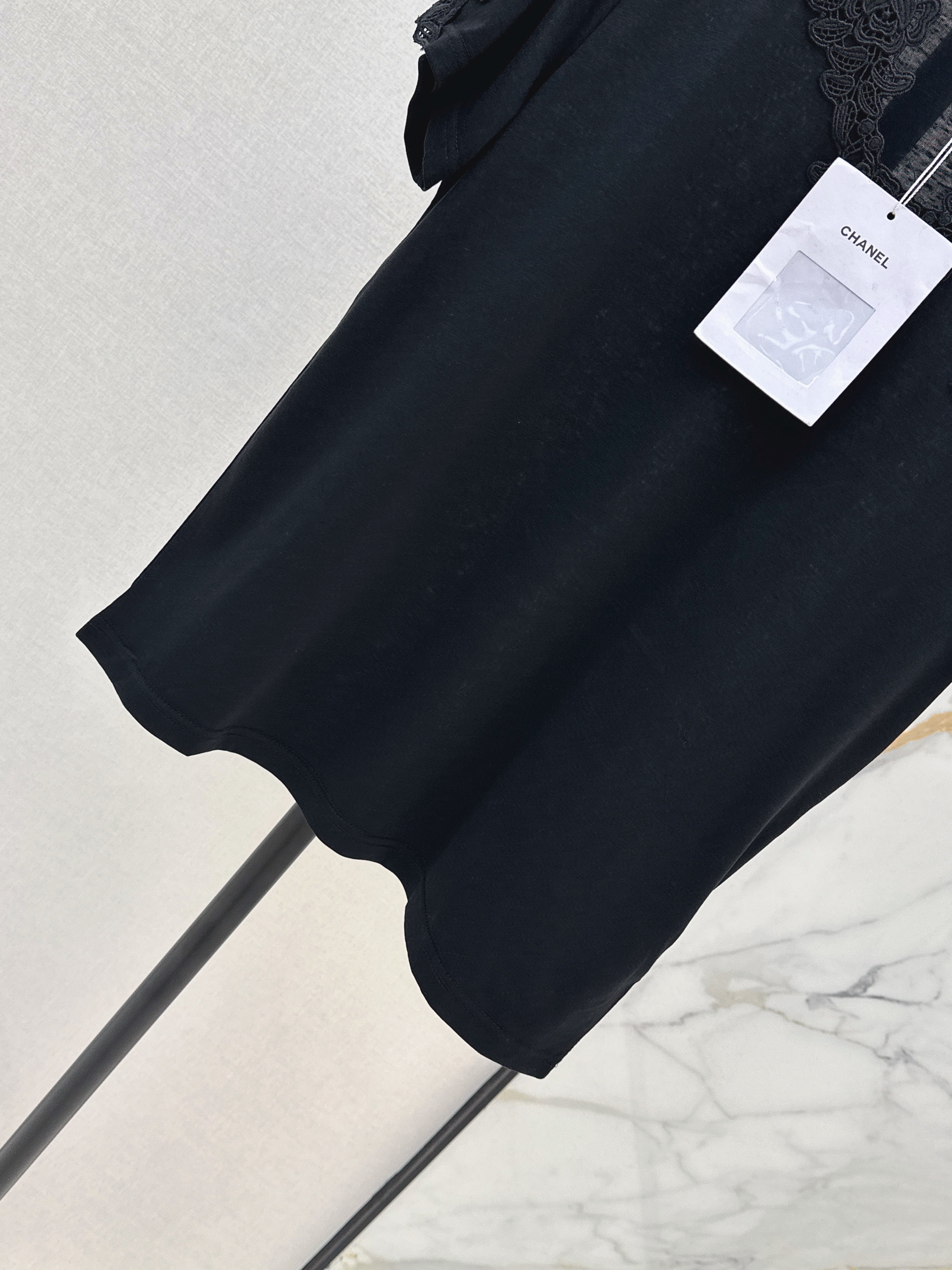 26SS — New Lace-Paneled Back T-Shirt