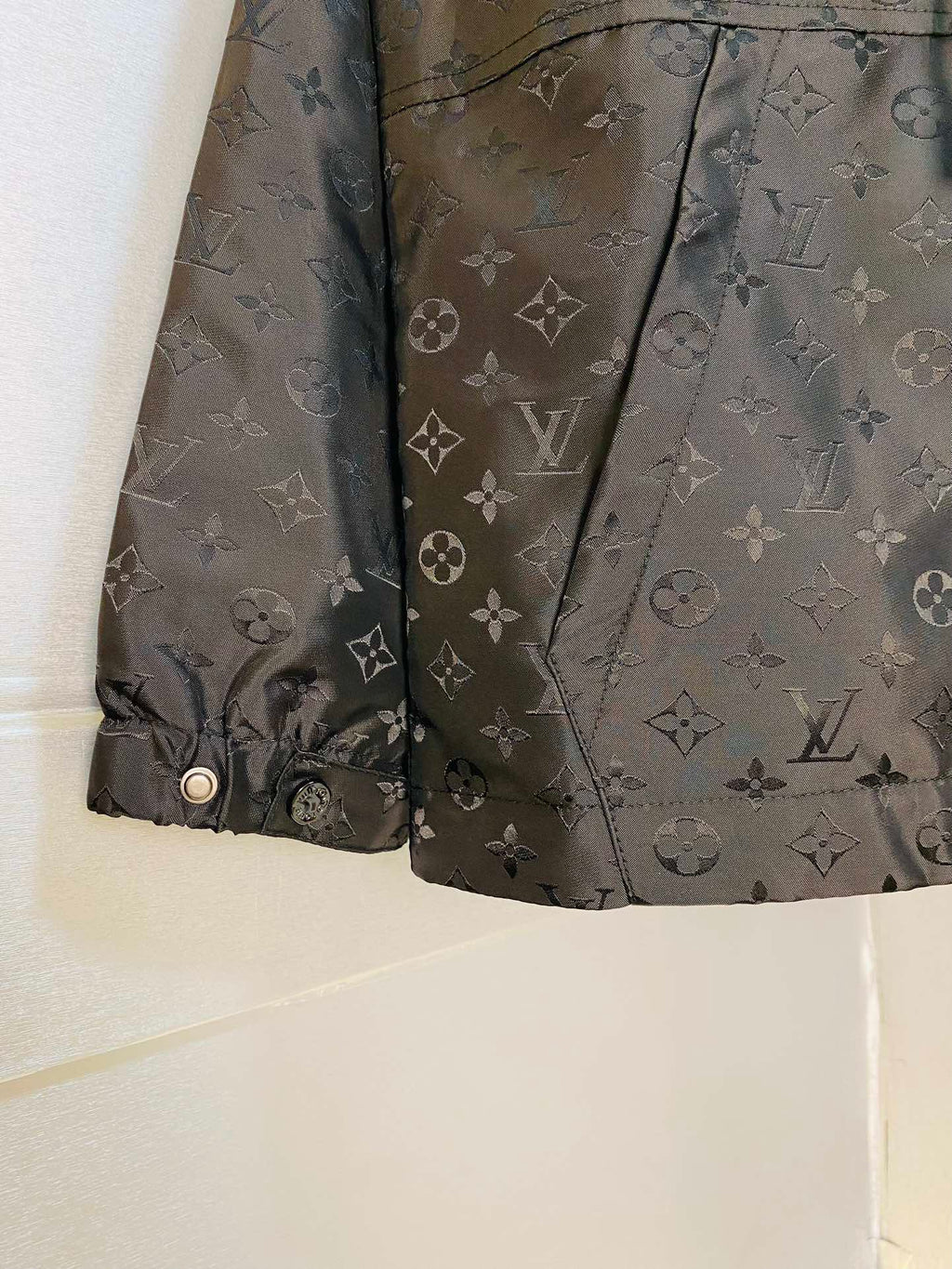 Outerwear, jacket, windproof coat