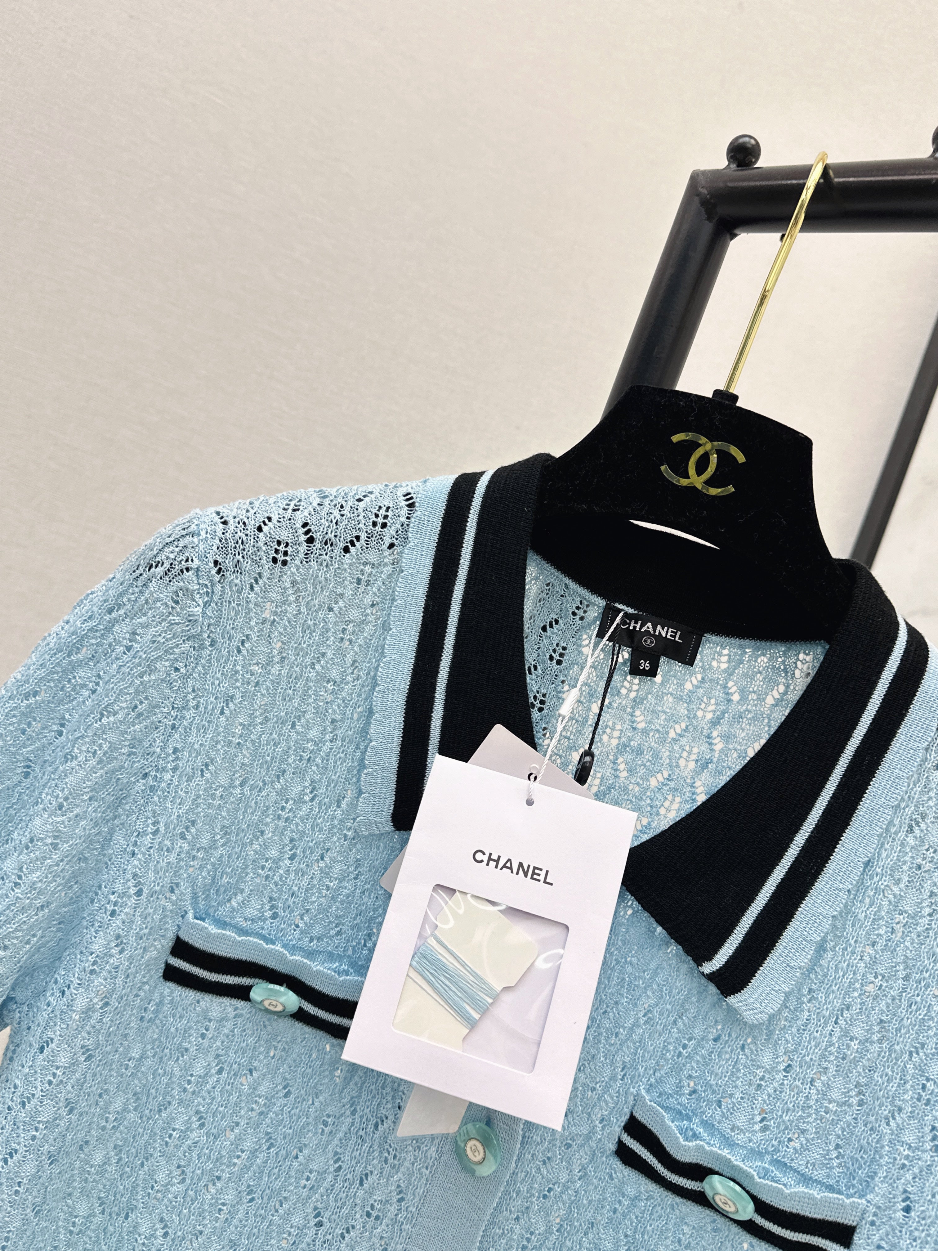 26SS — New Age-Reducing Collared Knit Sweater