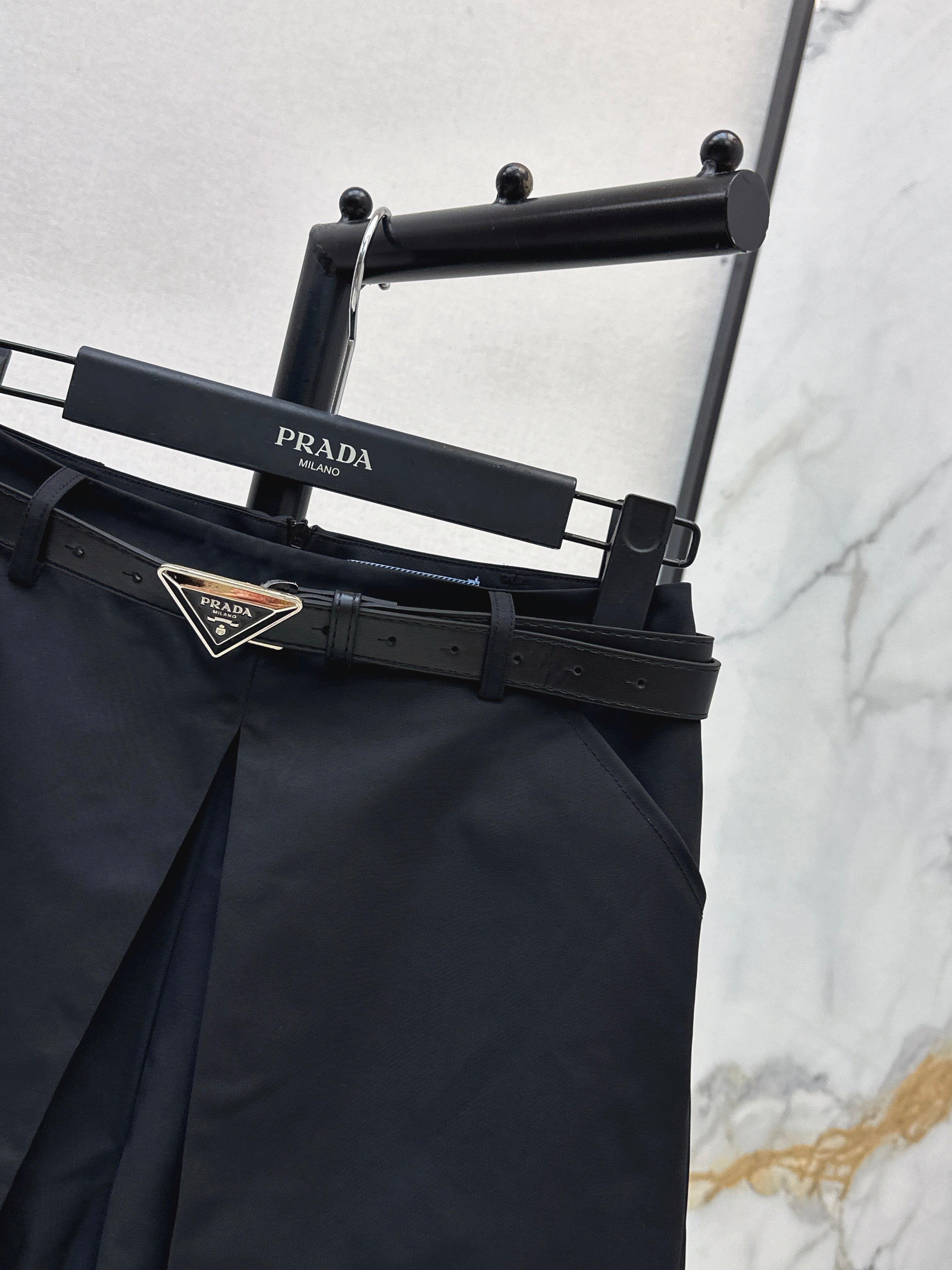 26SS — New Belt-Decorated Shorts