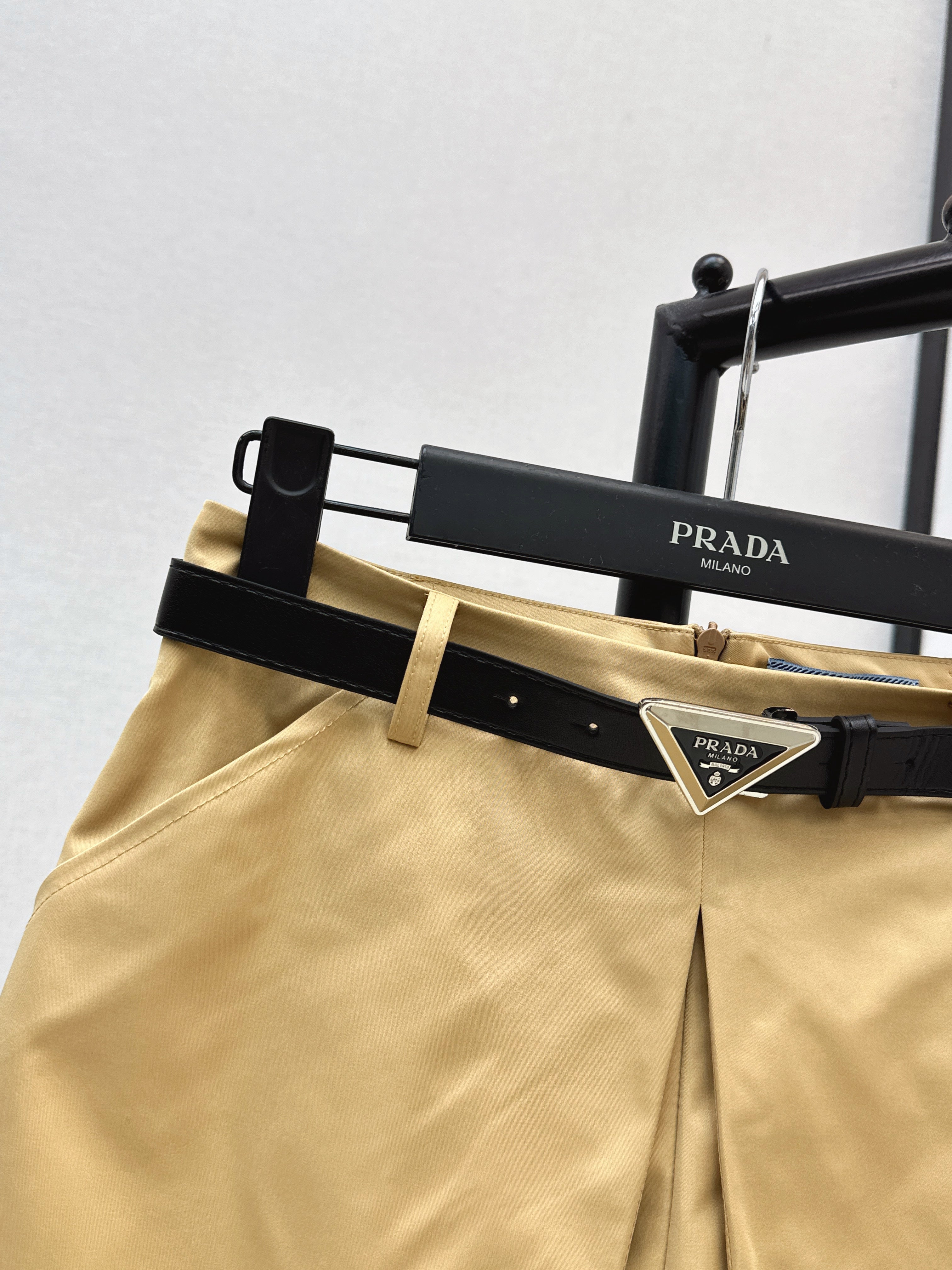 26SS — New Belt-Decorated Shorts
