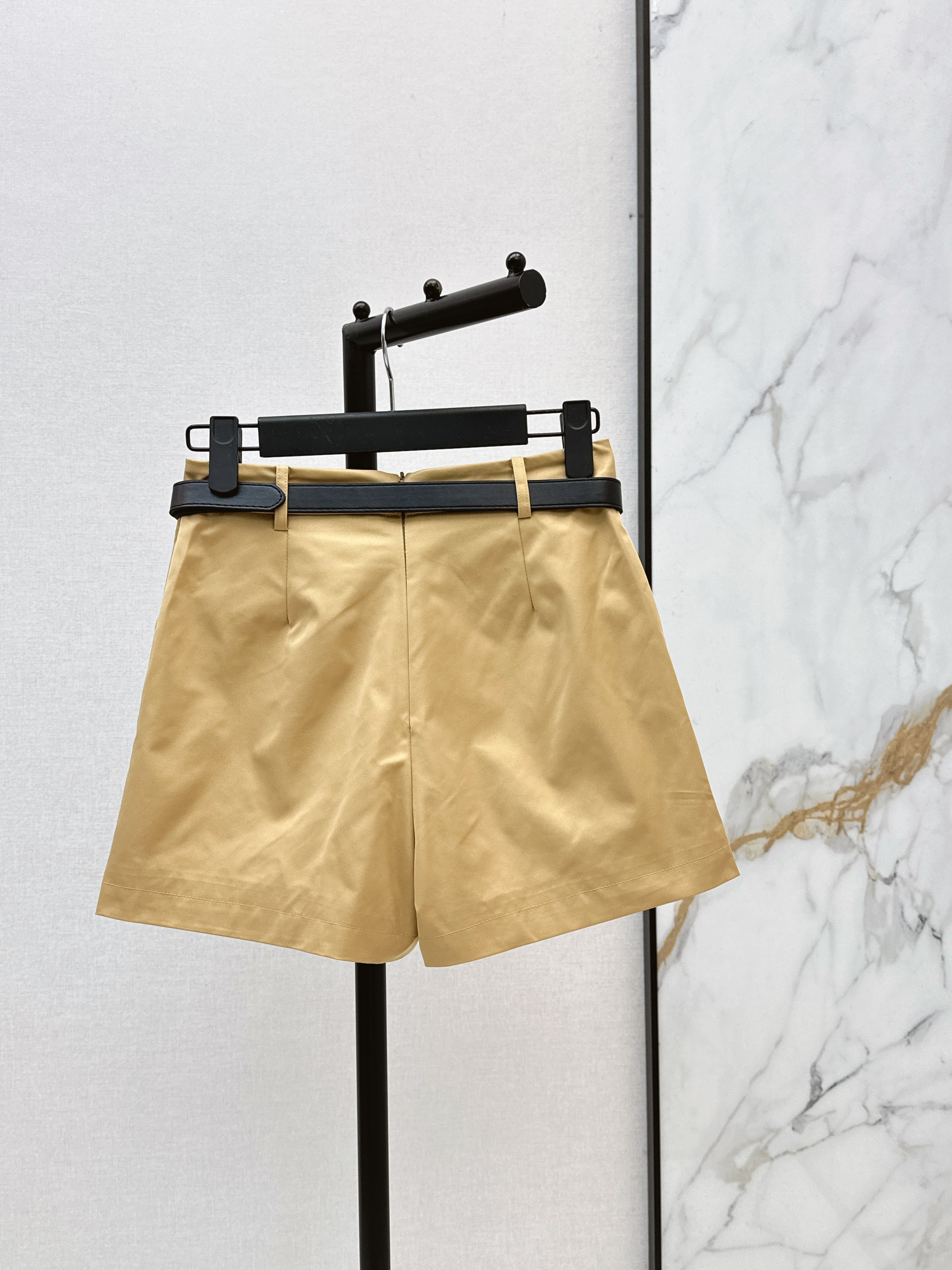 26SS — New Belt-Decorated Shorts