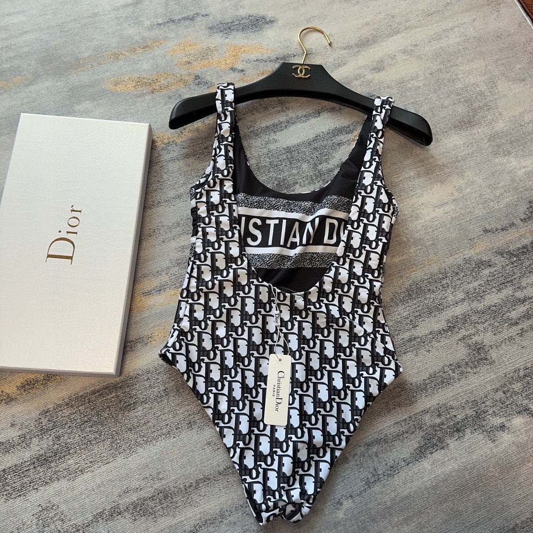New reversible printed one-piece swimsuit