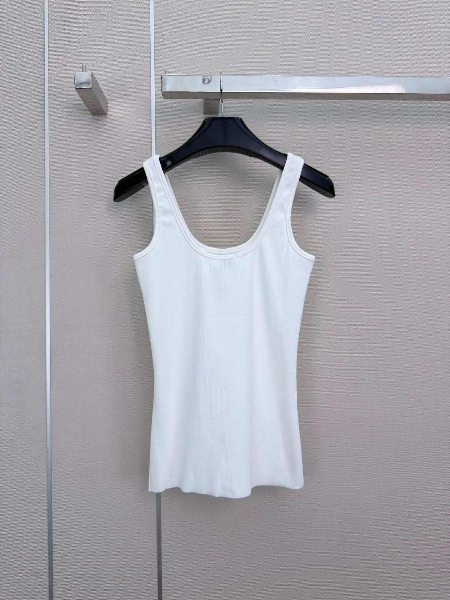 26 New Embroidered Vest