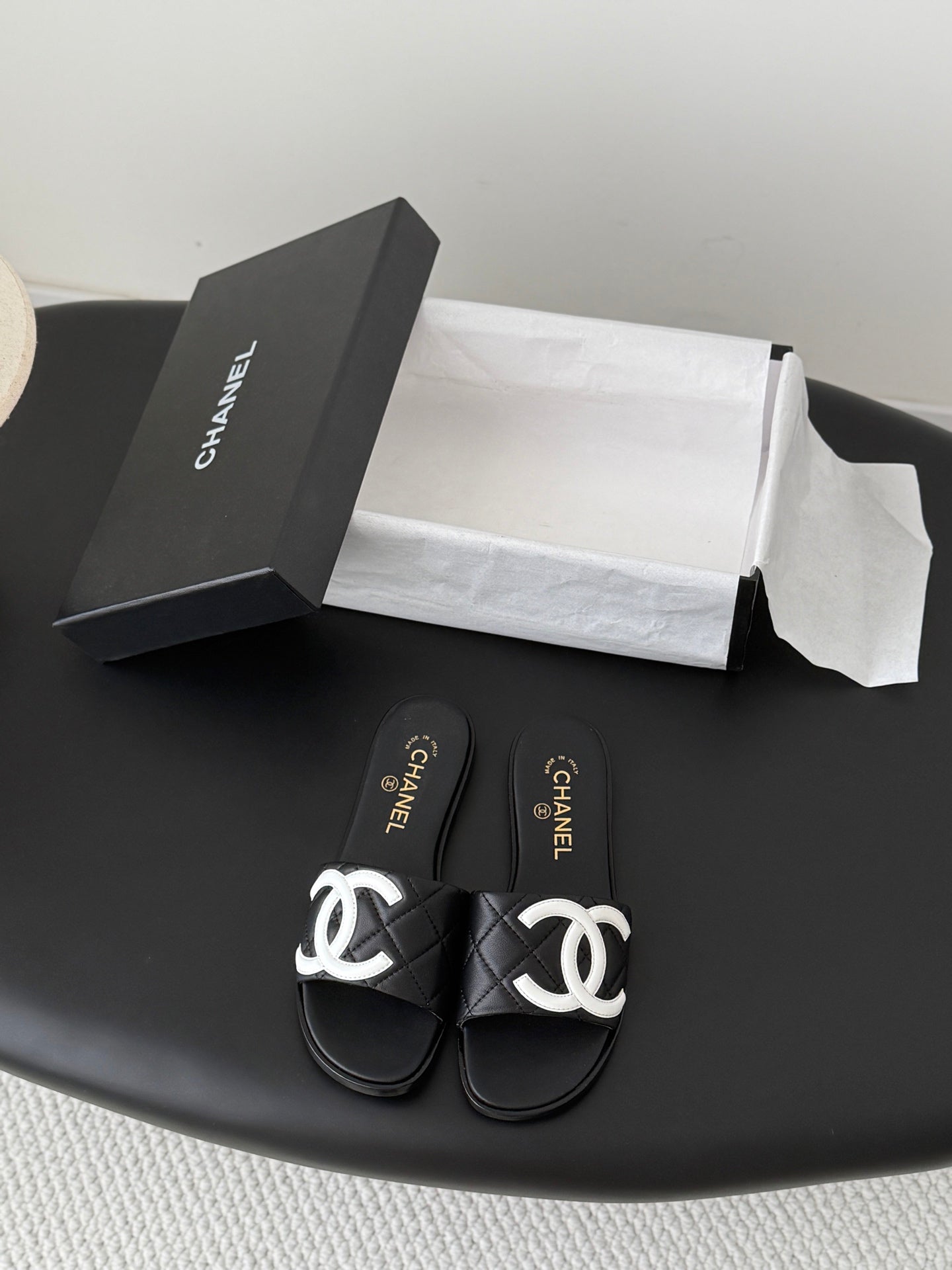 slippers