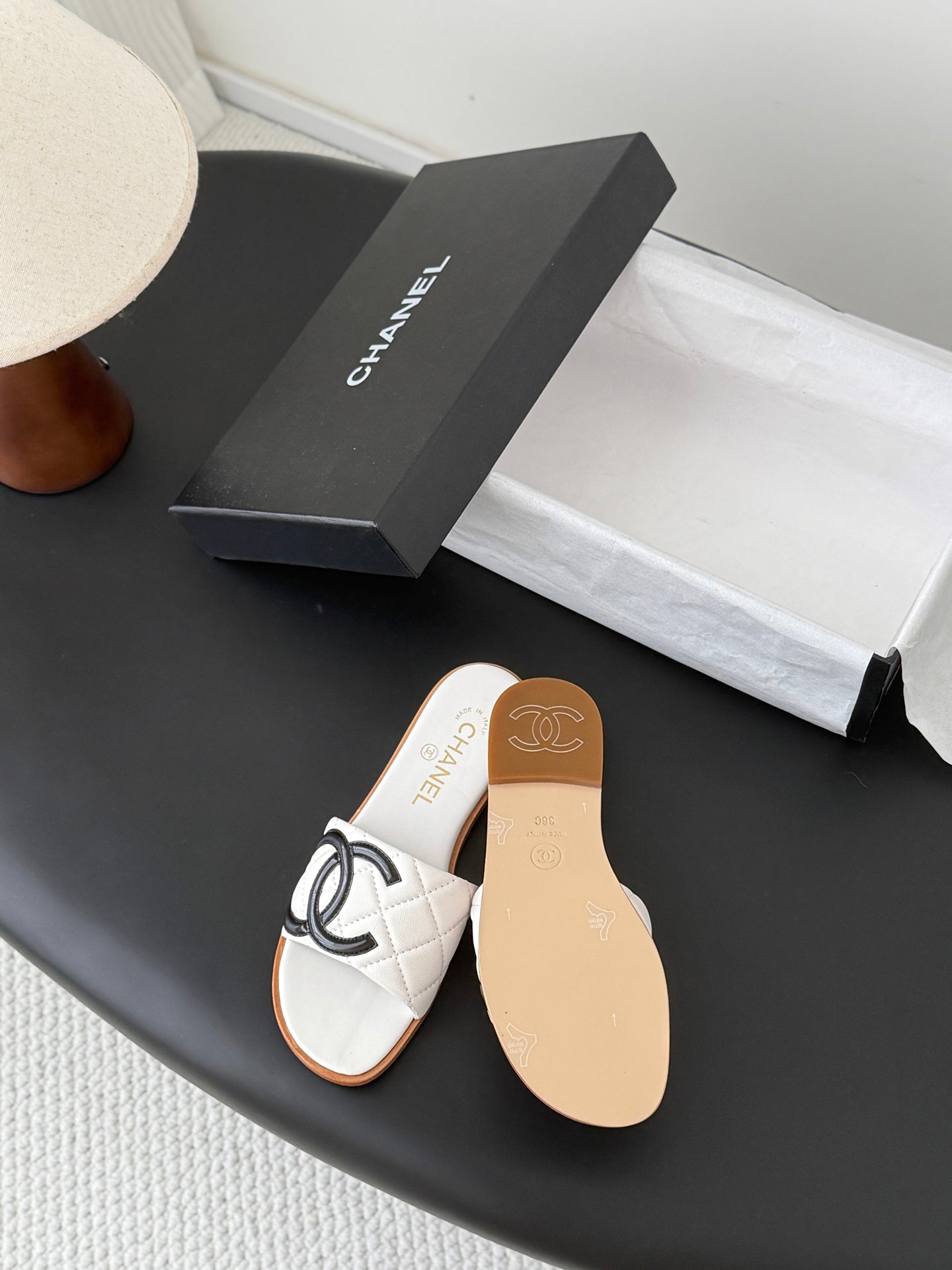 slippers