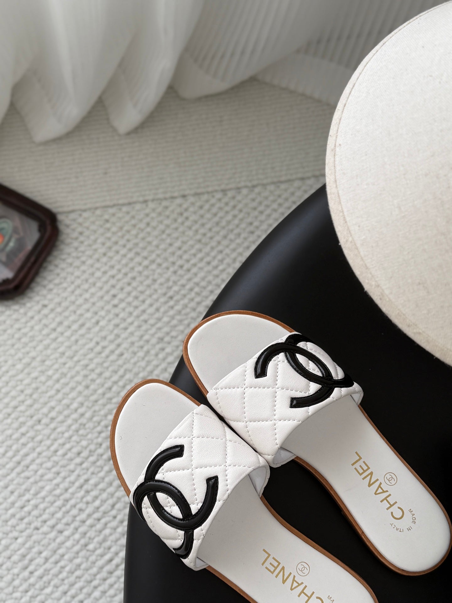 slippers