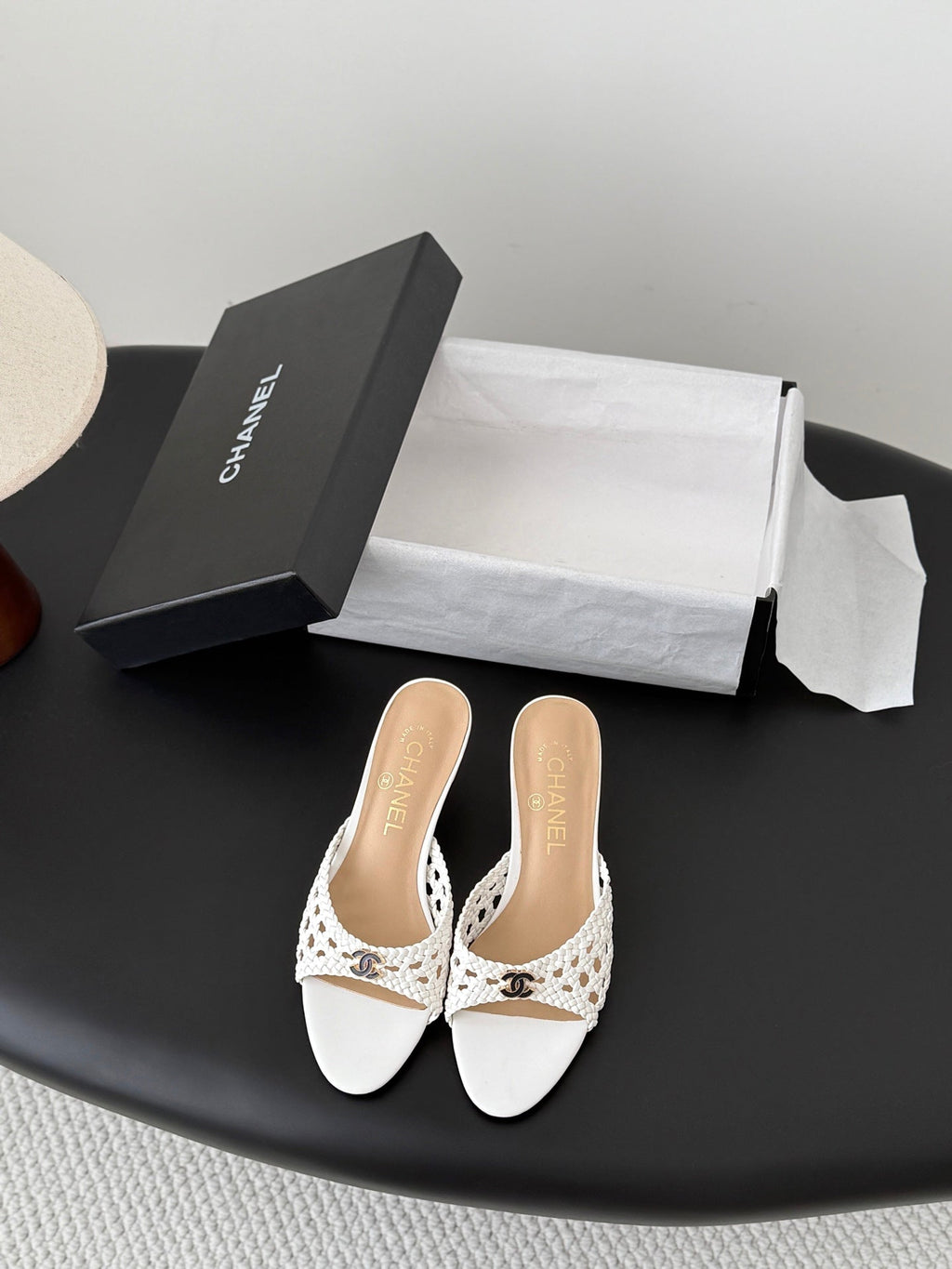 26 New Woven Slippers