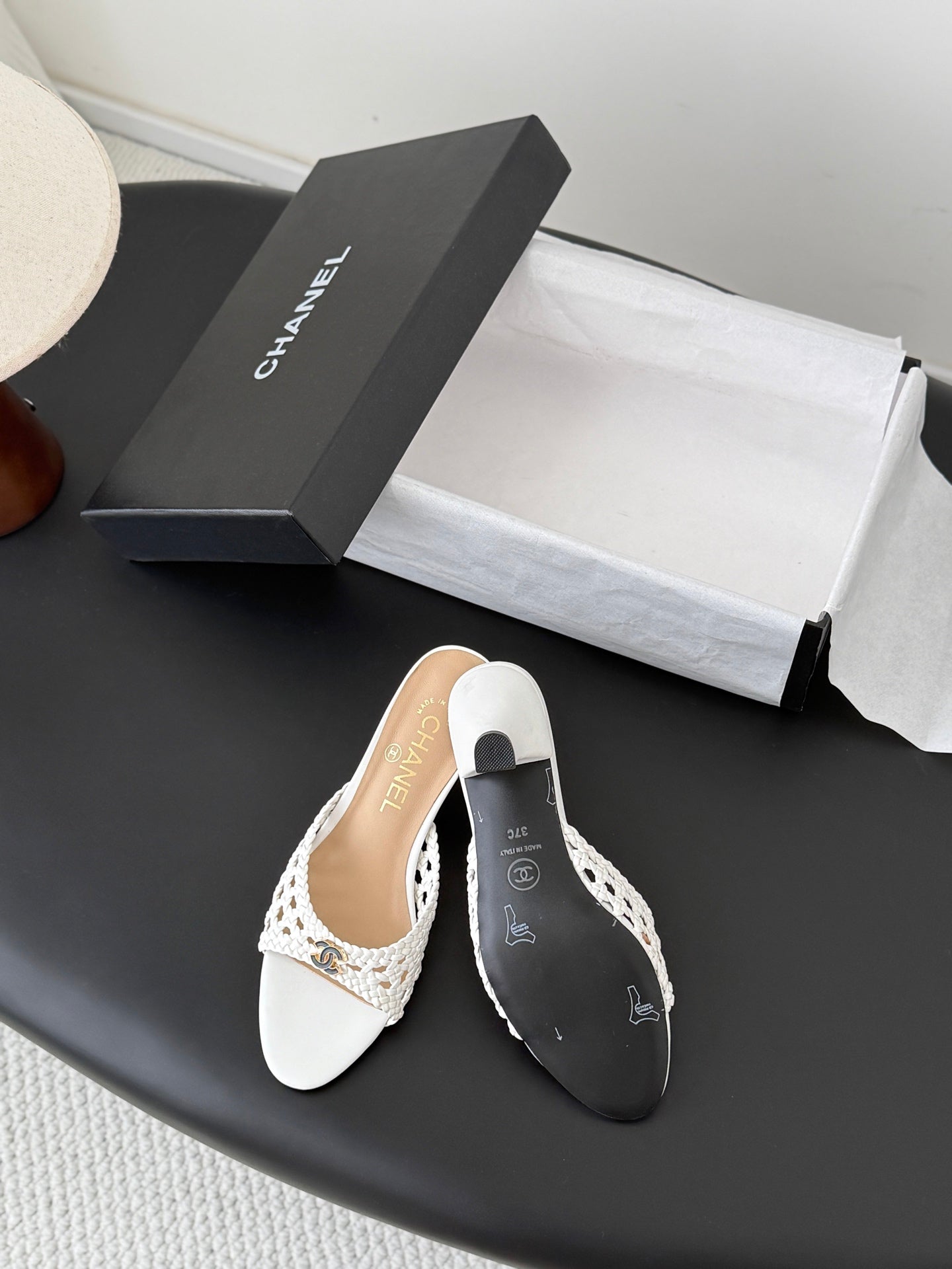 26 New Woven Slippers
