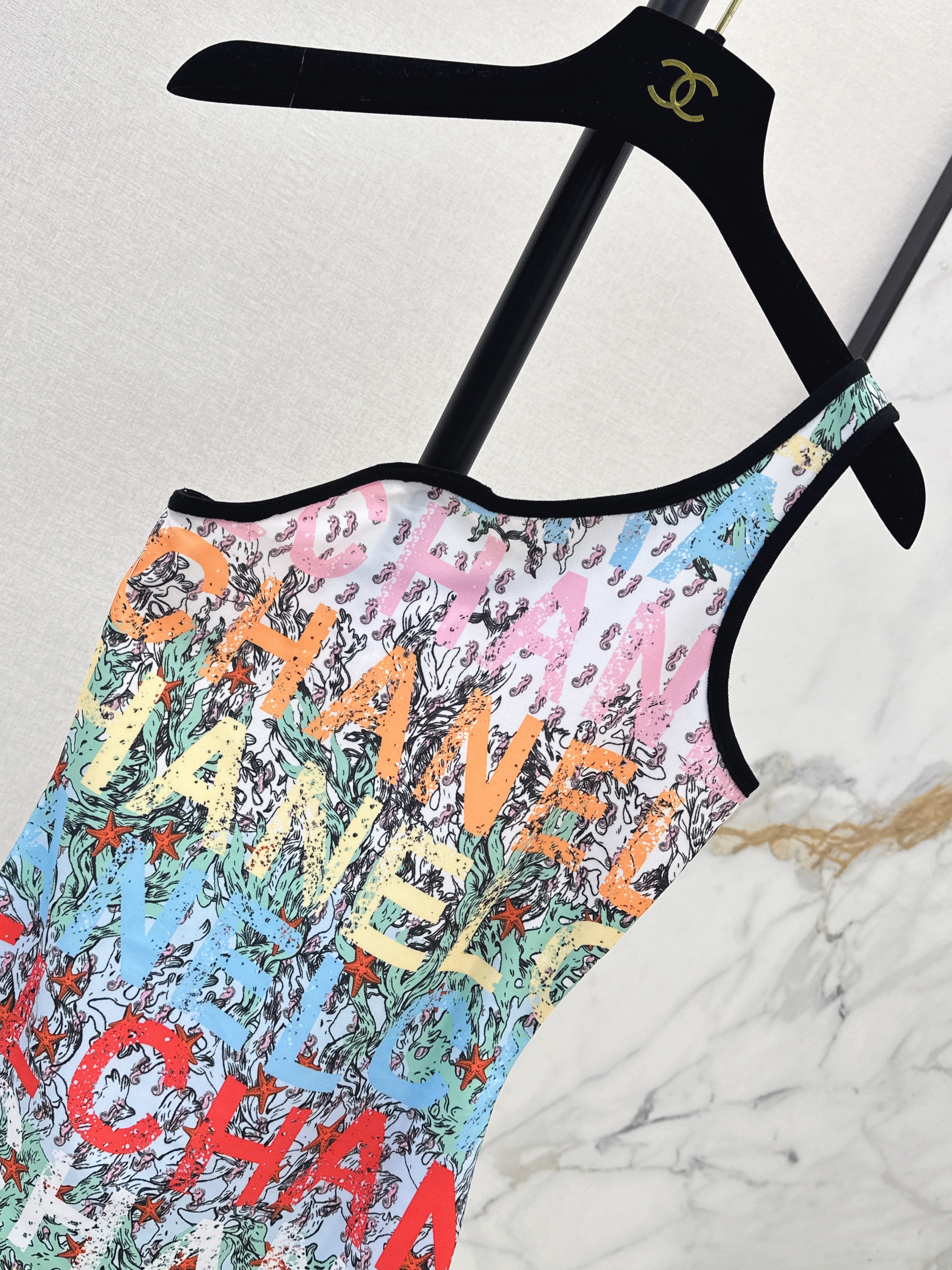 New one-shoulder graffiti one-piece swimsuit