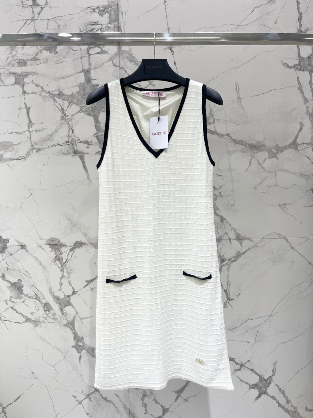 V-neck color-blocked dress