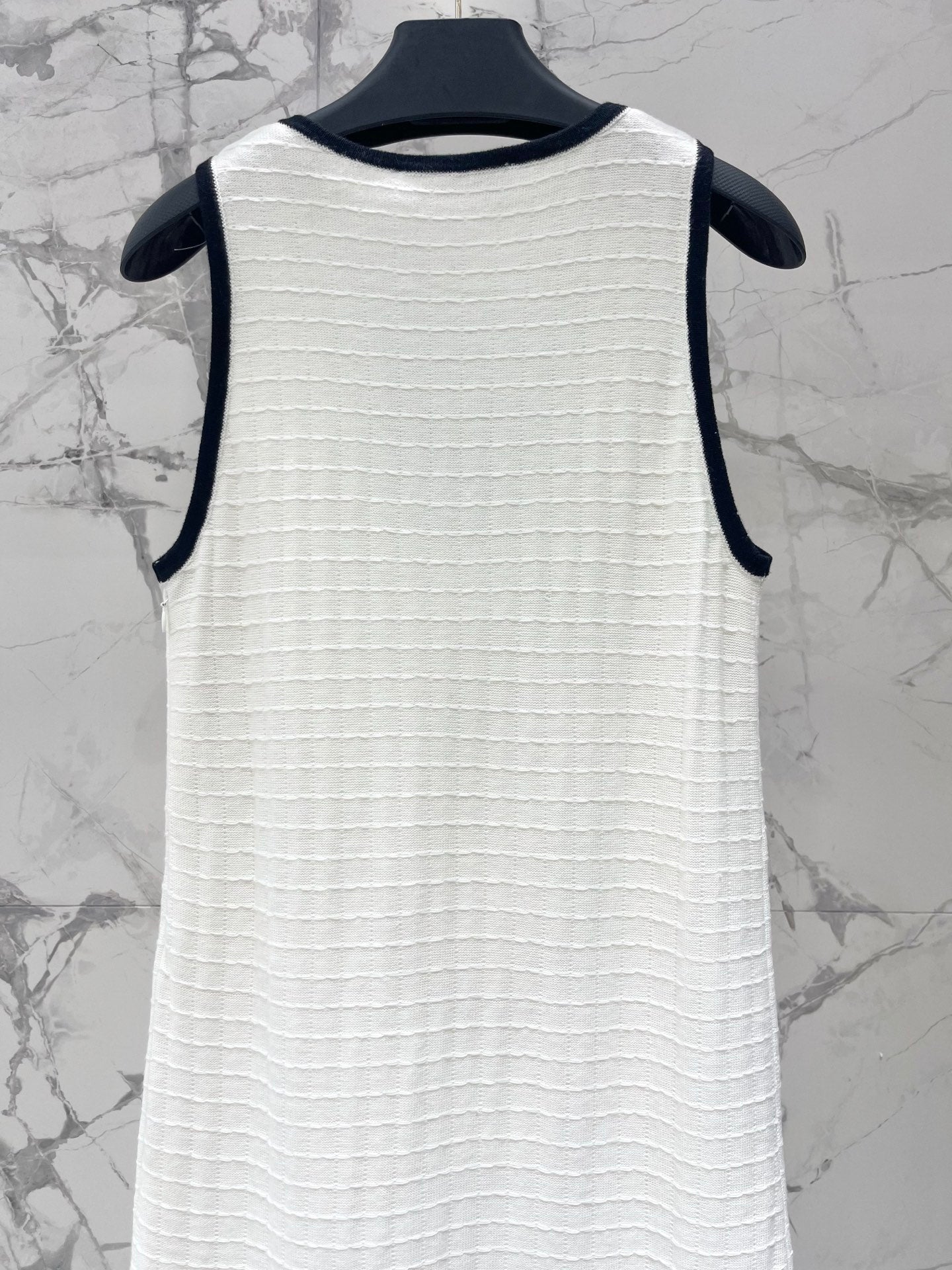 V-neck color-blocked dress