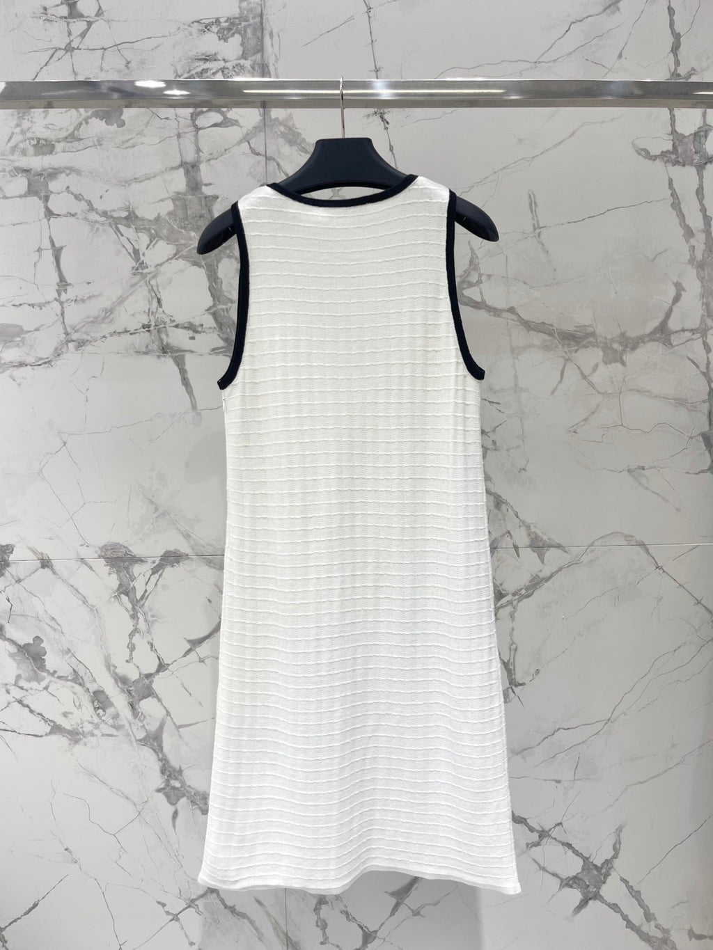 V-neck color-blocked dress