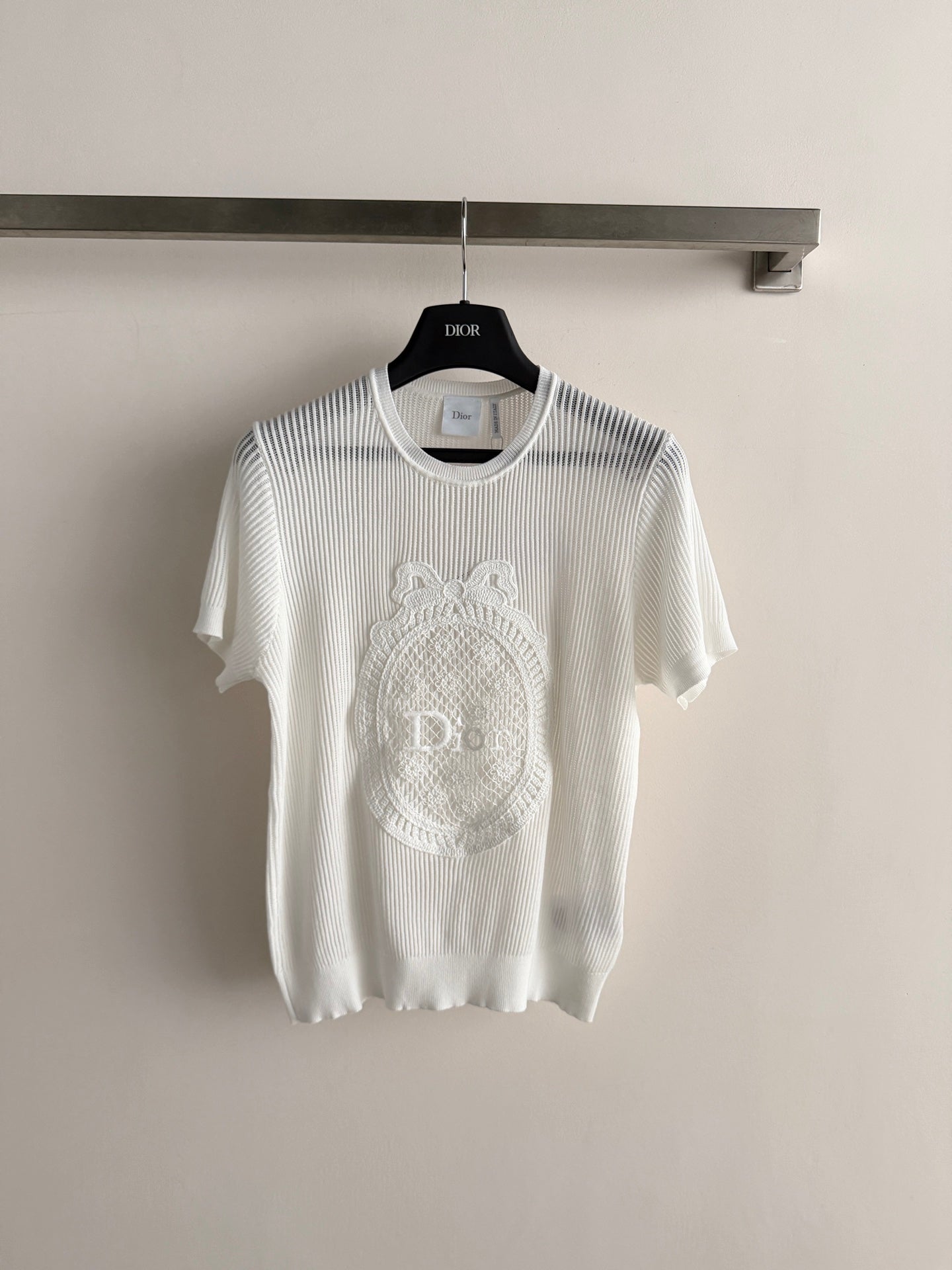 26 Bow-knitted short-sleeved top