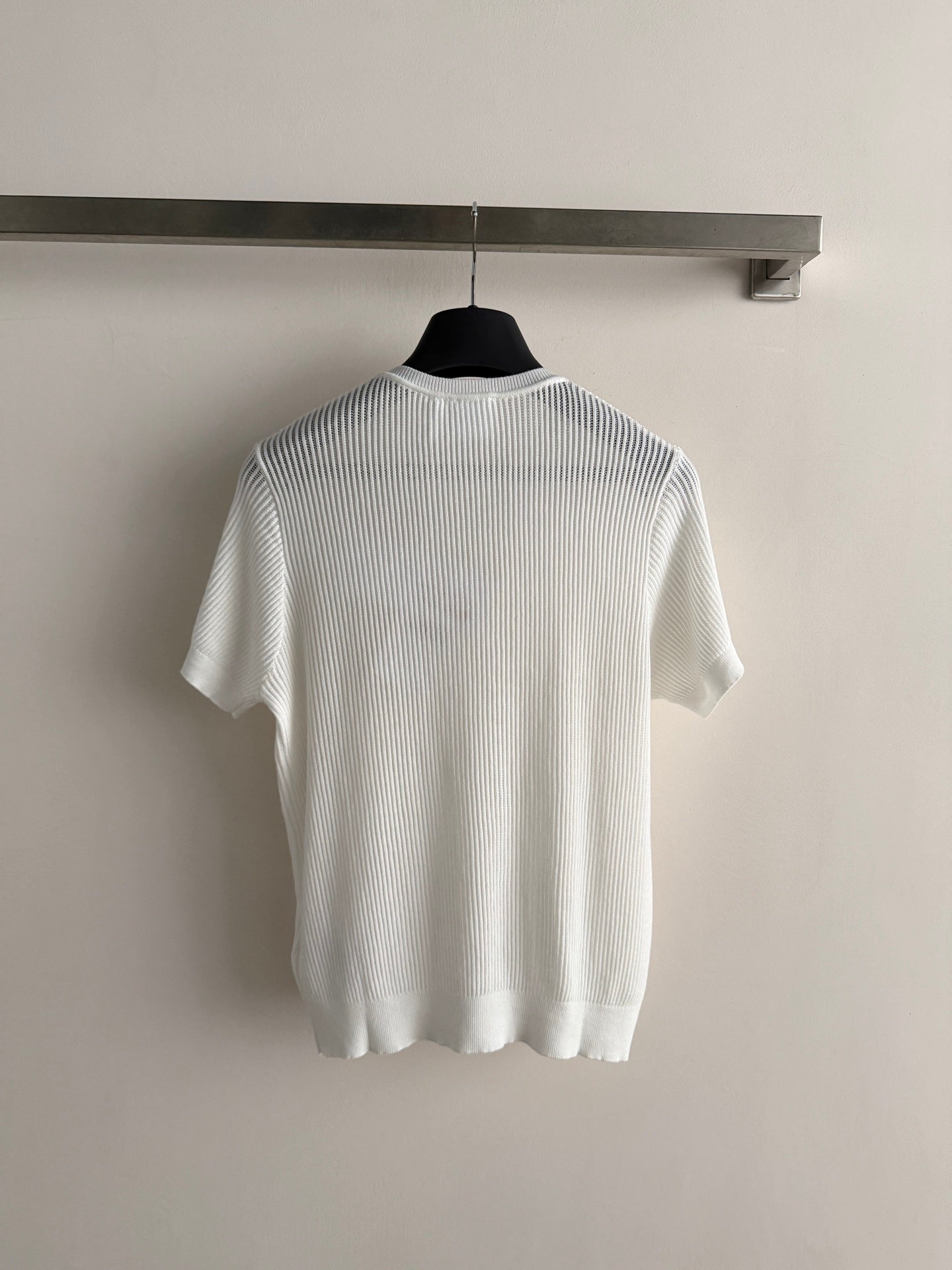 26 Bow-knitted short-sleeved top