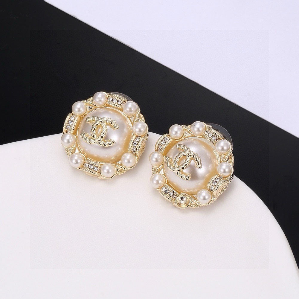 New small pearl earrings