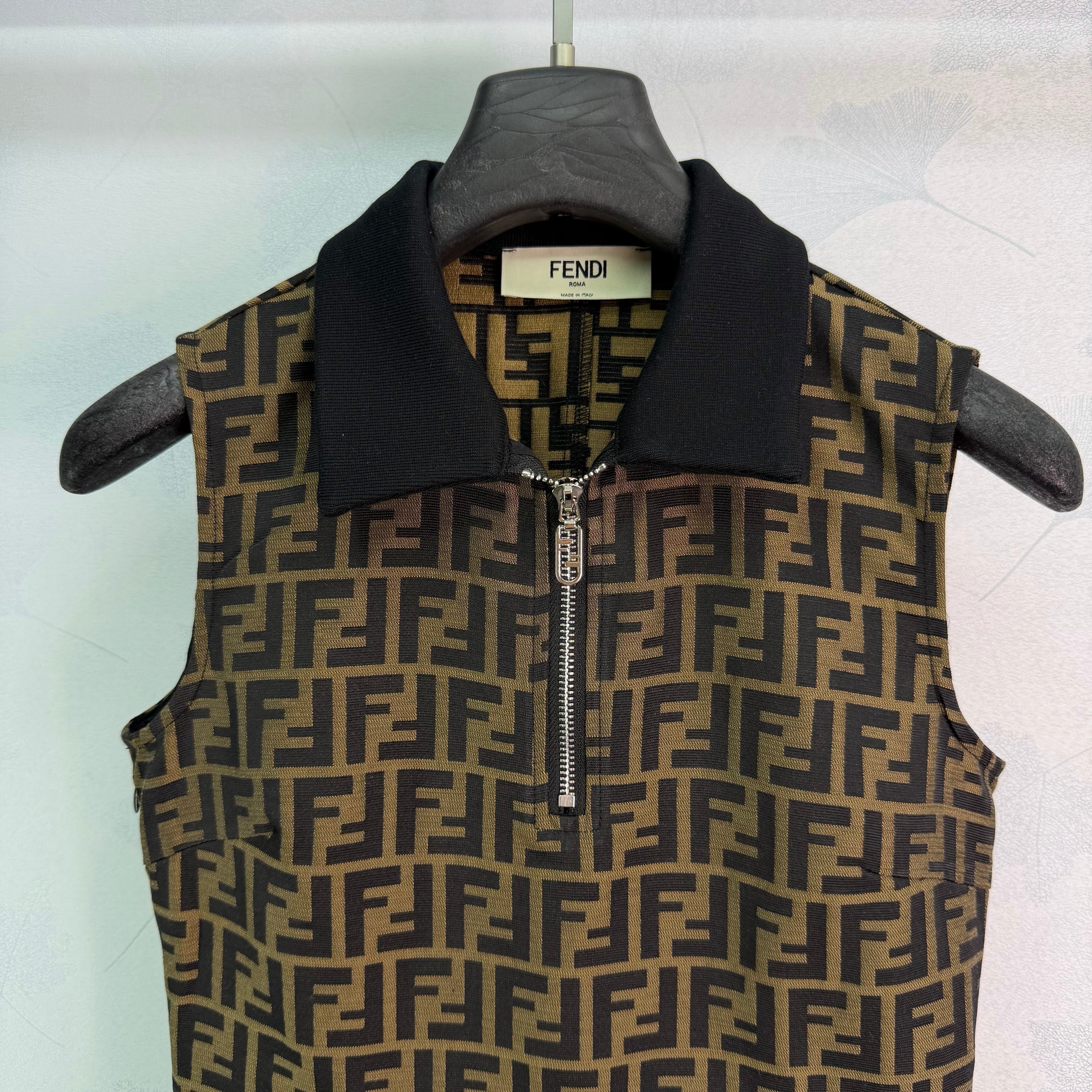 26SS — Sleeveless Dress