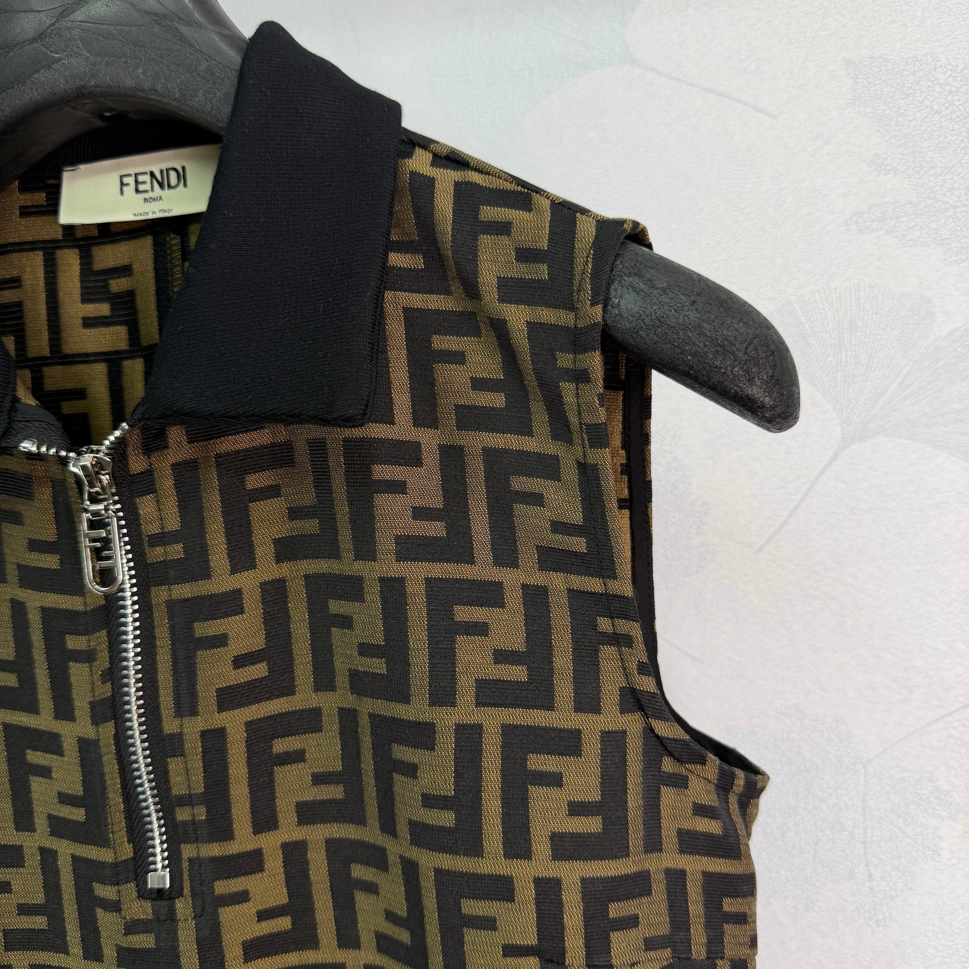 26SS — Sleeveless Dress