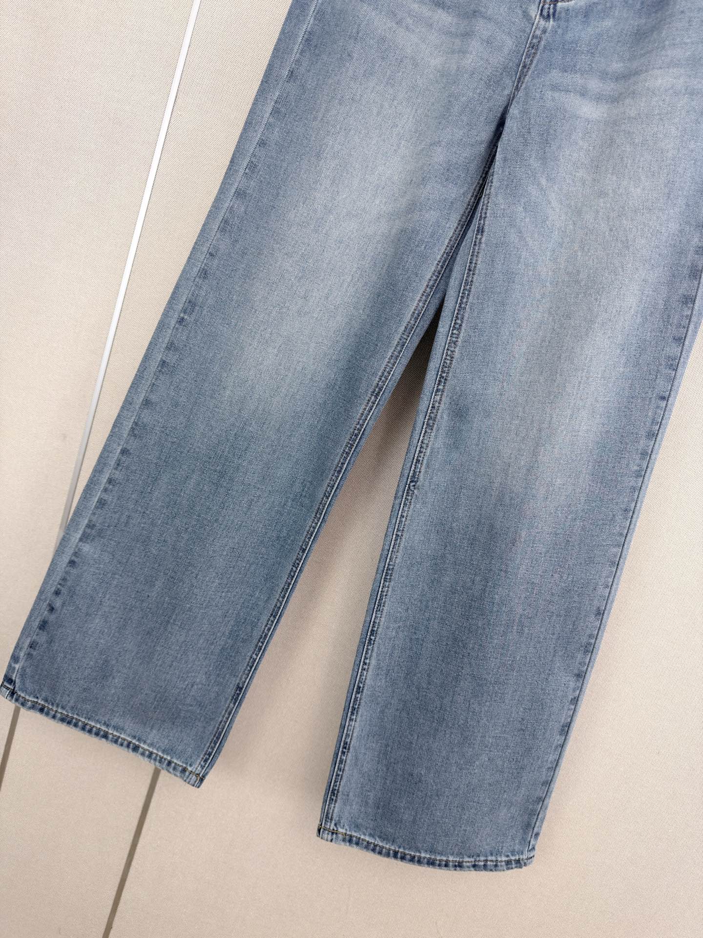 26 Spring/Summer New Straight Leg Jeans