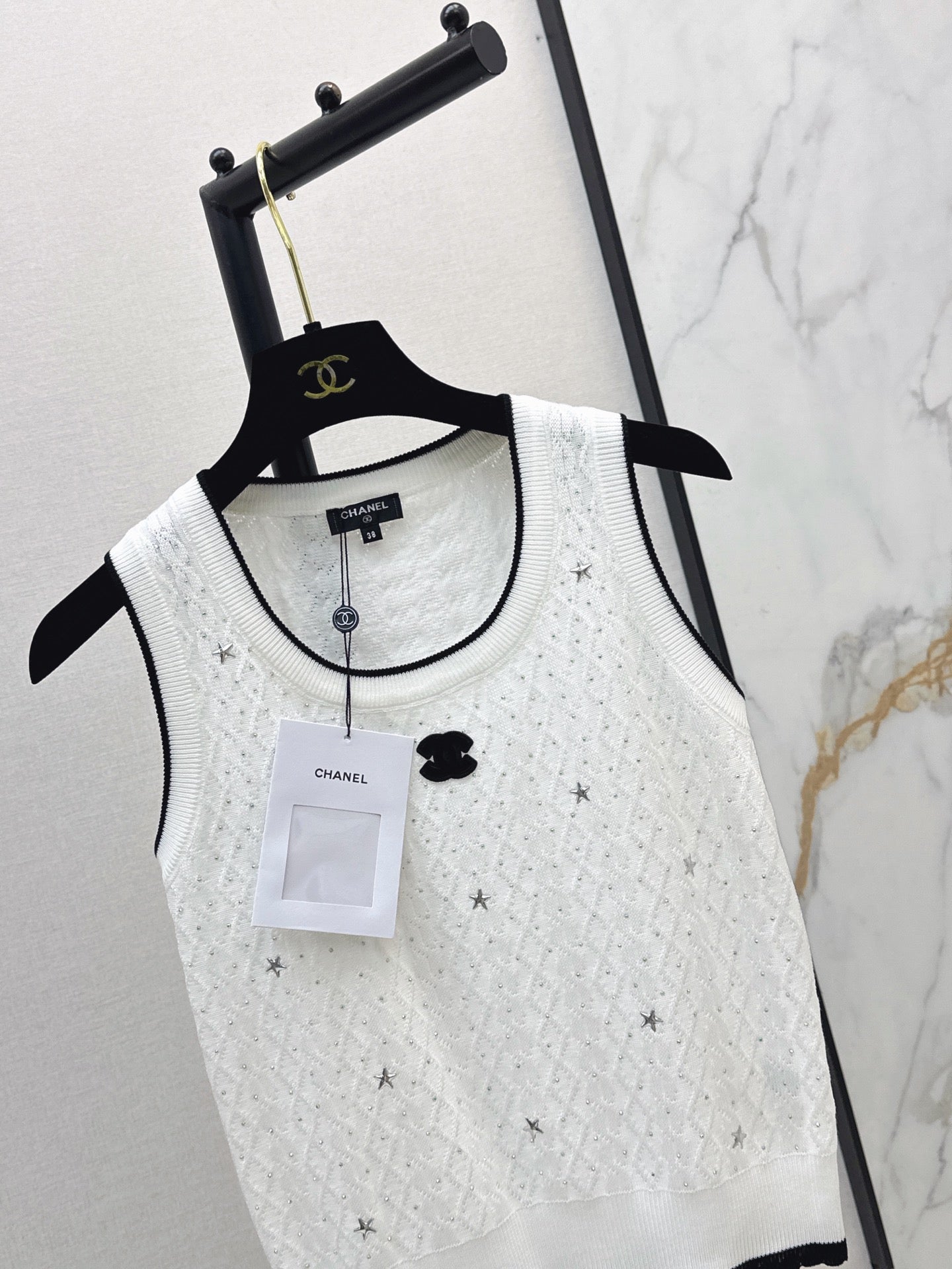 26Ss - New Logo-Decorated Knitted Vest