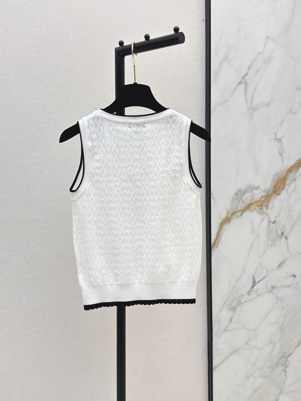 26Ss - New Logo-Decorated Knitted Vest