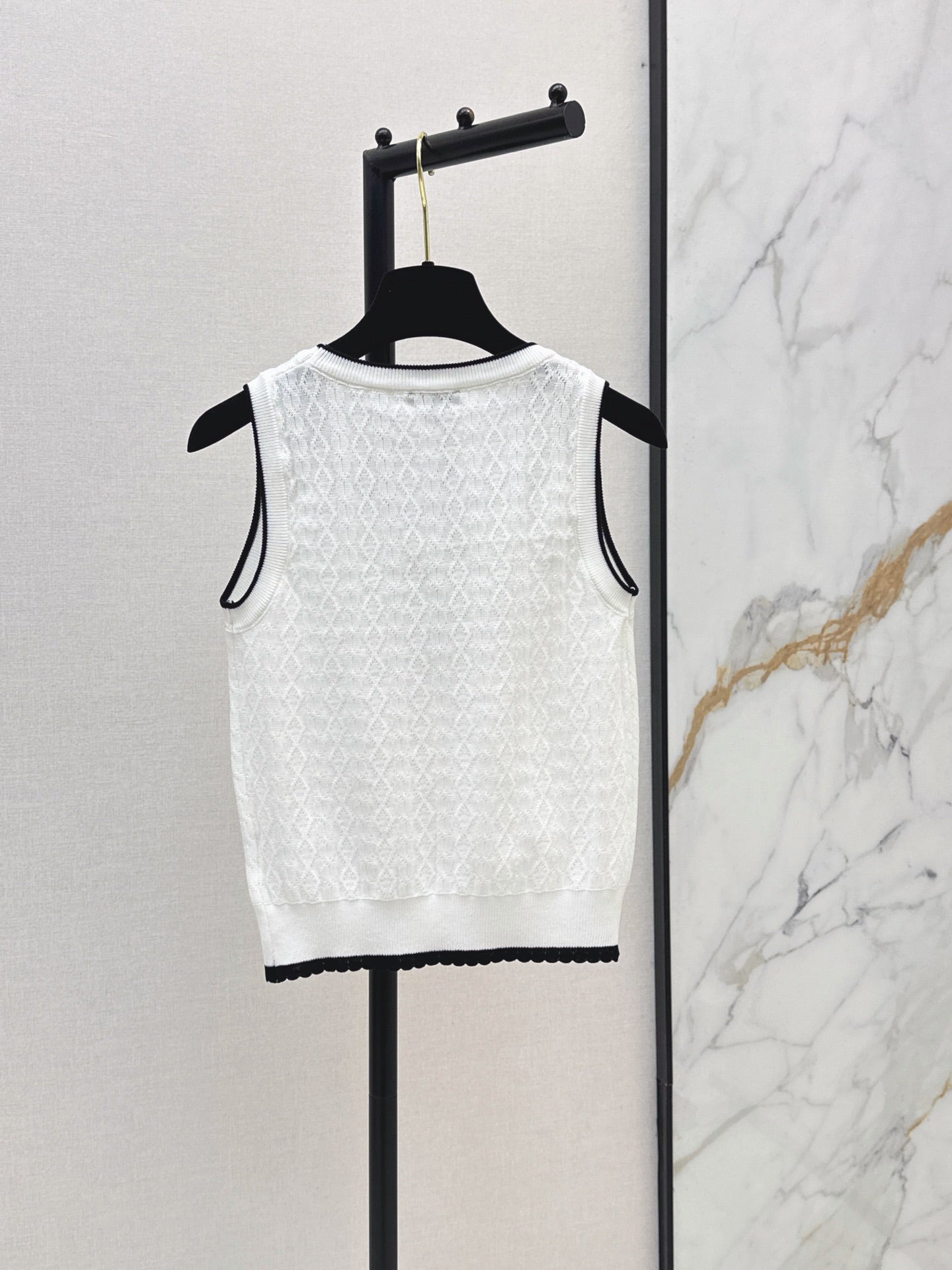 26Ss - New Logo-Decorated Knitted Vest