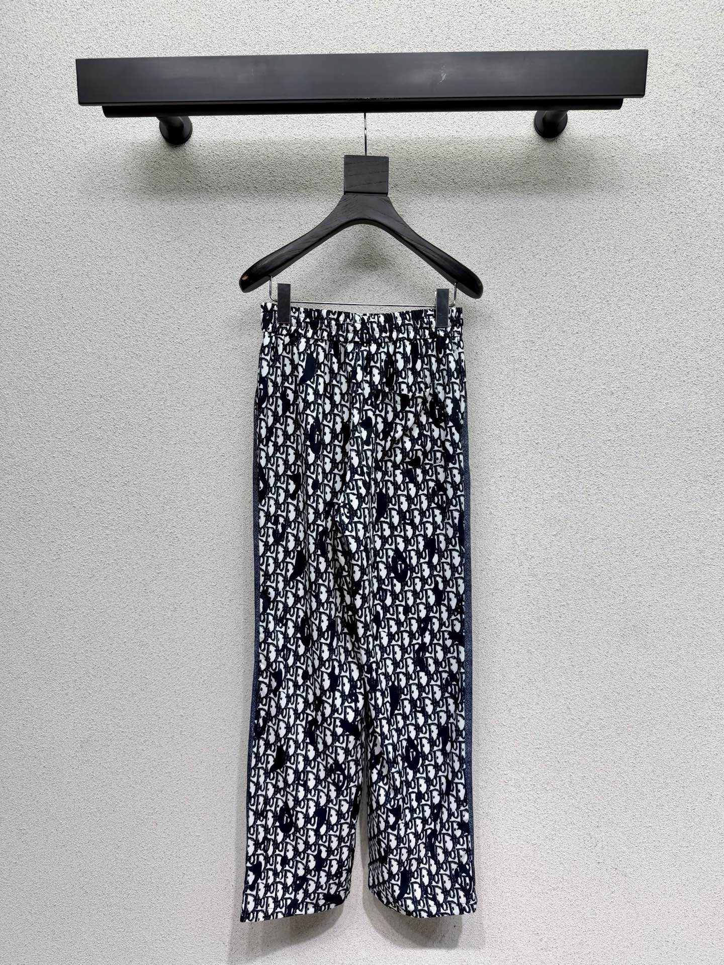 Elastic waist monogrammed trousers