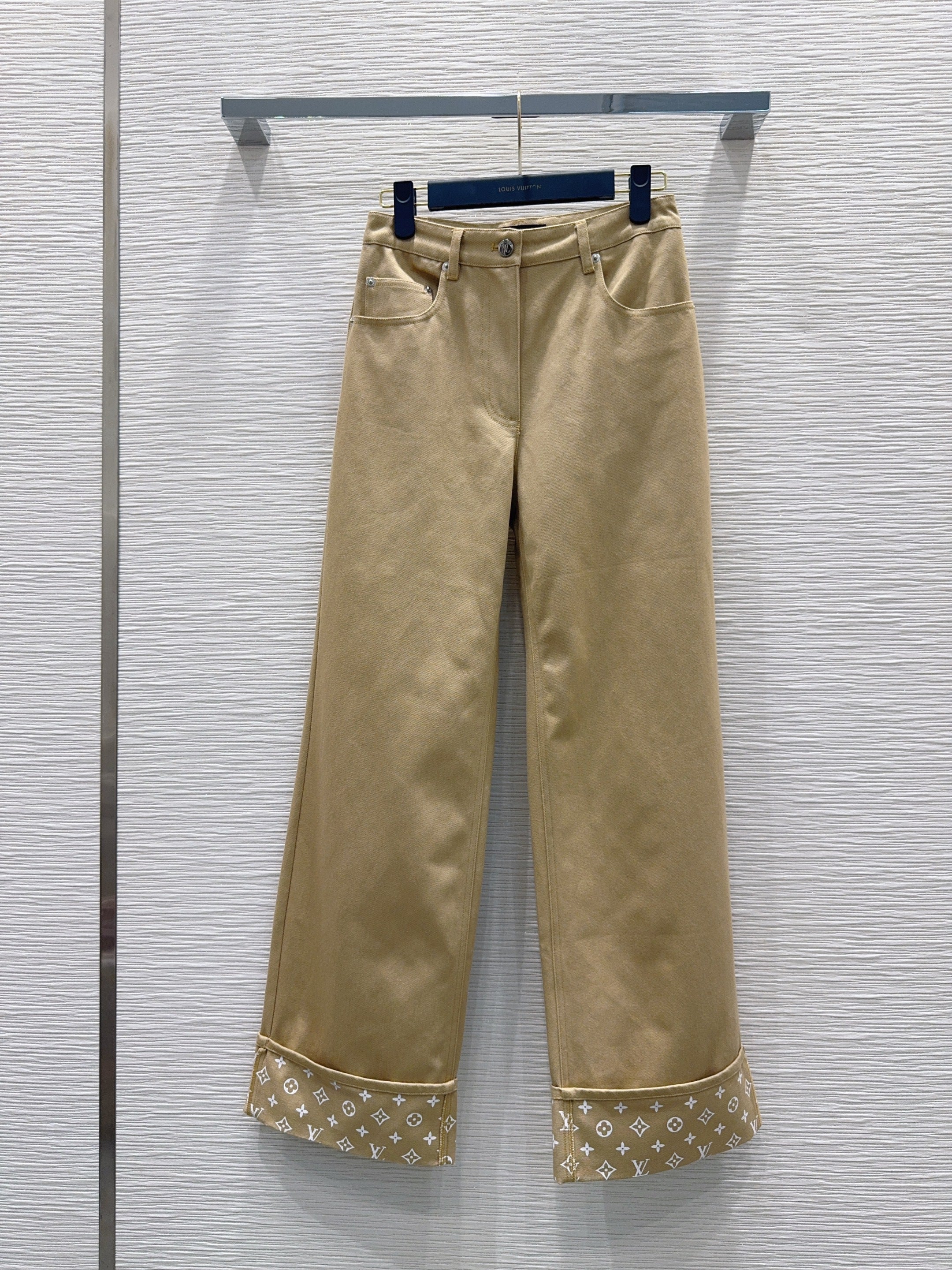 26 New Style Trousers