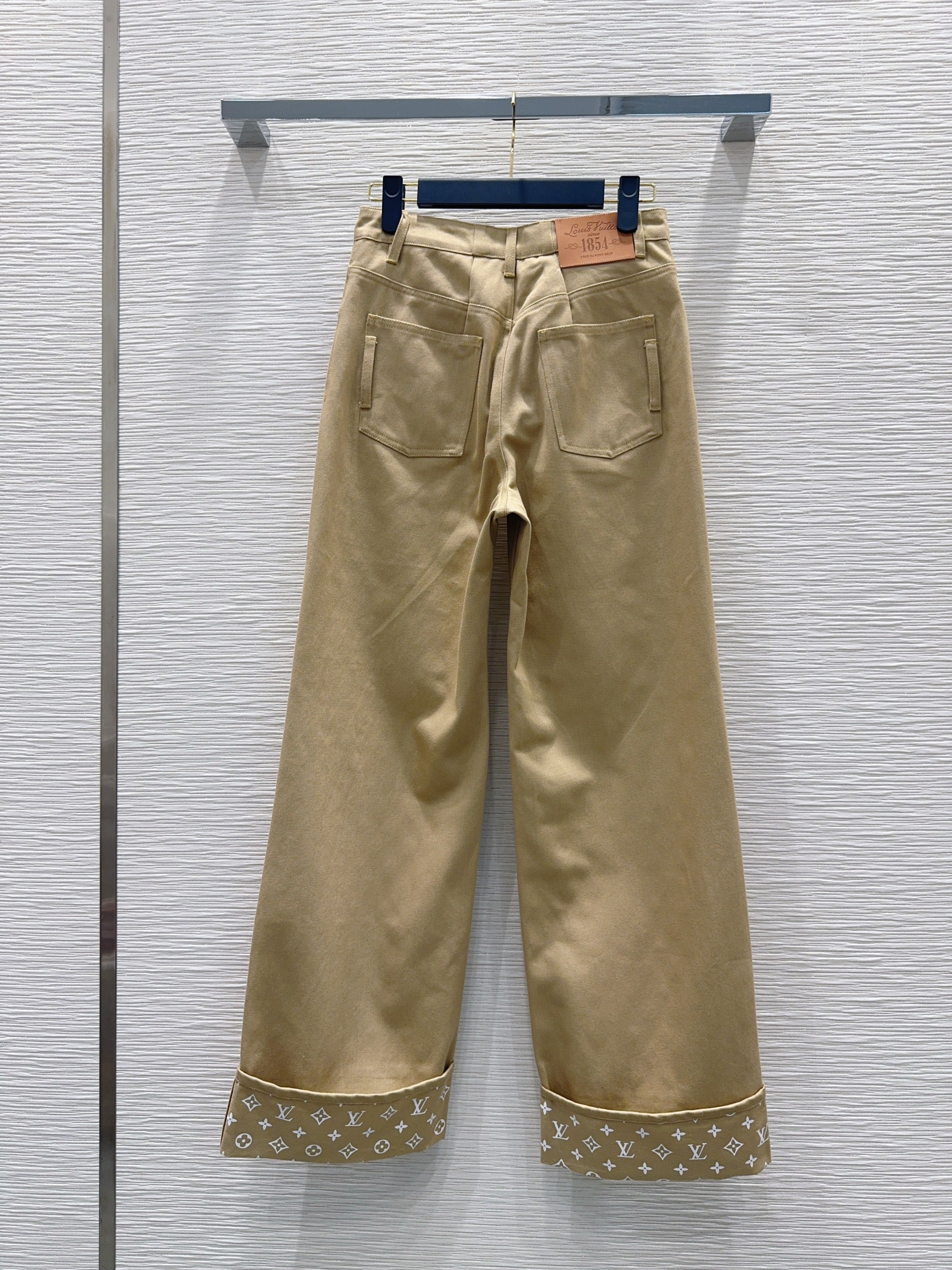 26 New Style Trousers