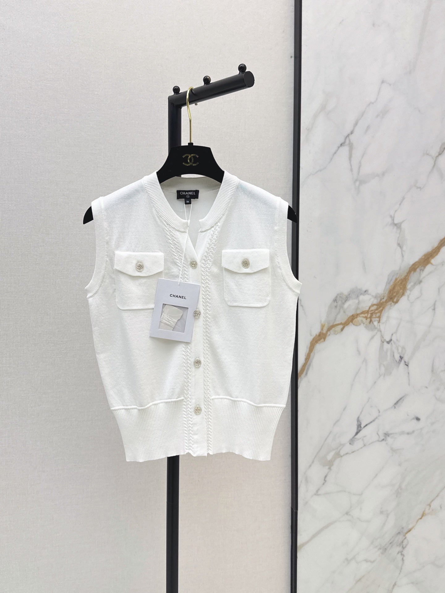 26SS — New white sleeveless knit vest