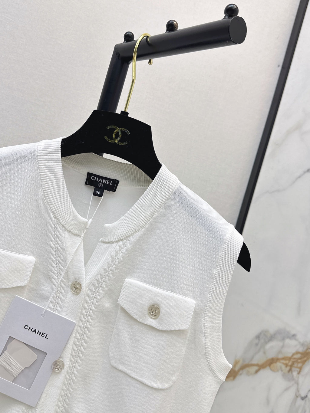 26SS — New white sleeveless knit vest