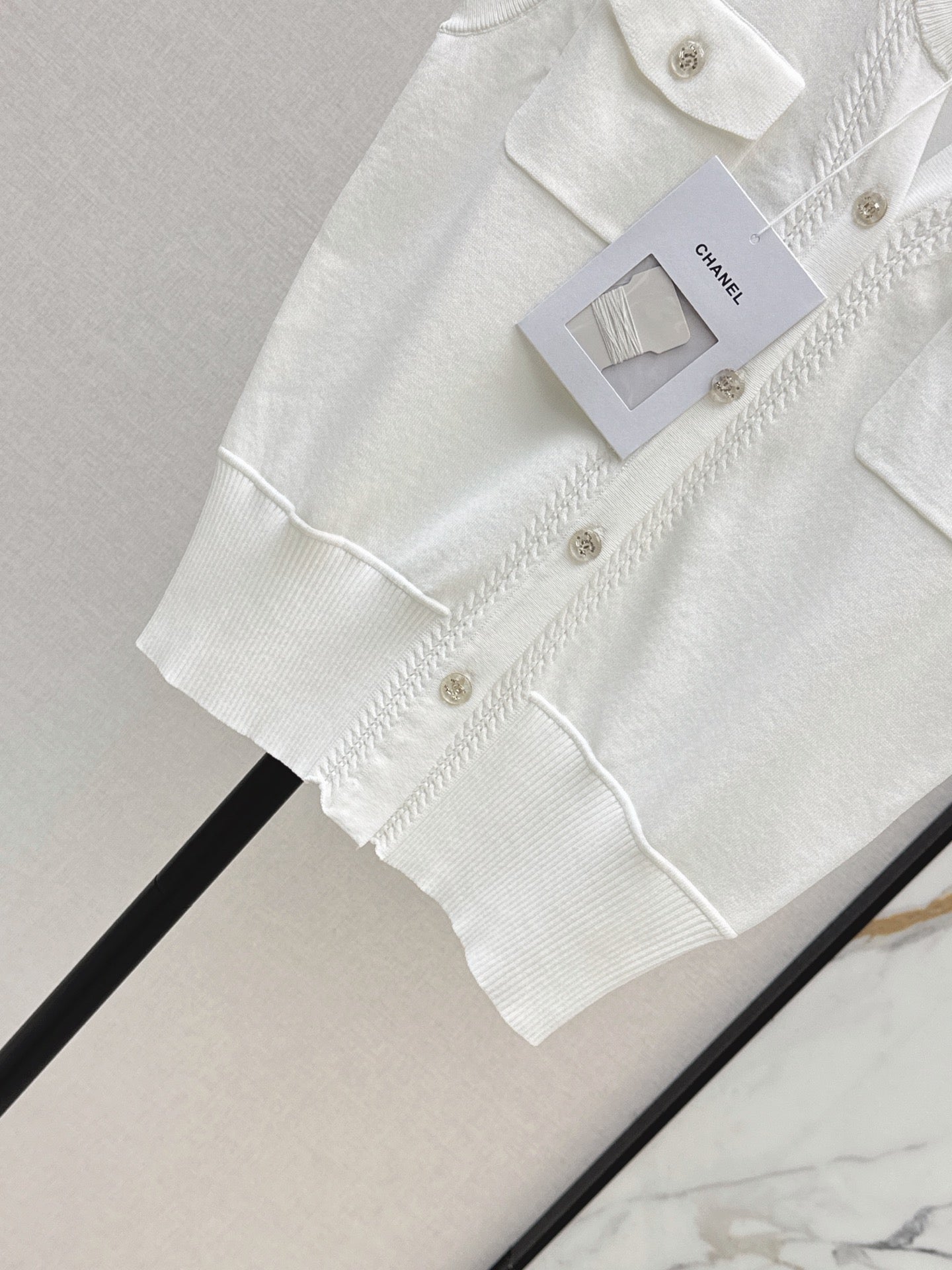 26SS — New white sleeveless knit vest