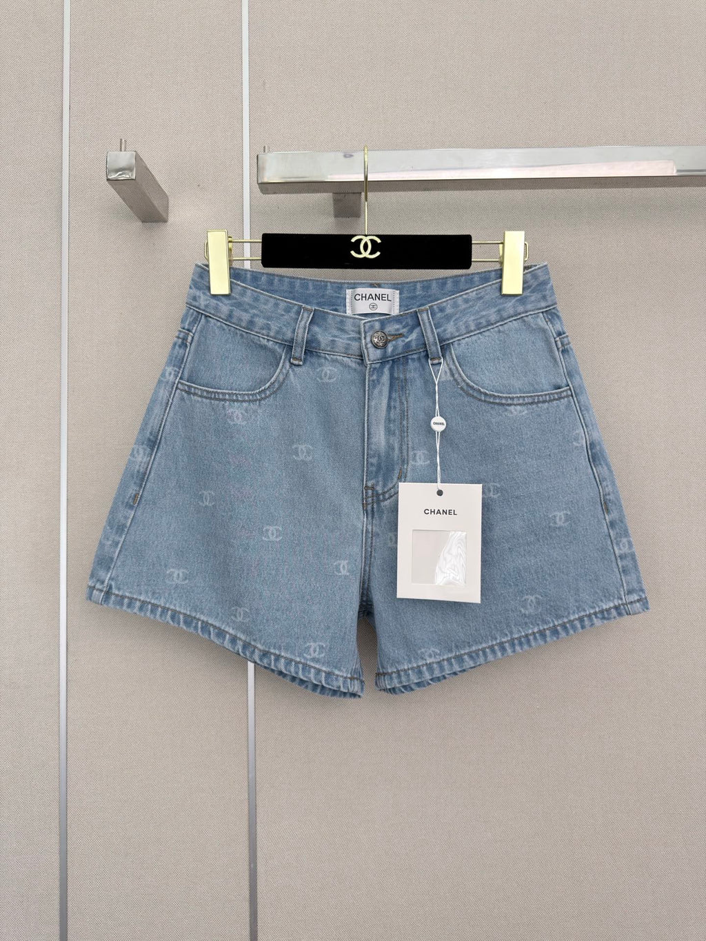26 New Logo Loose Shorts