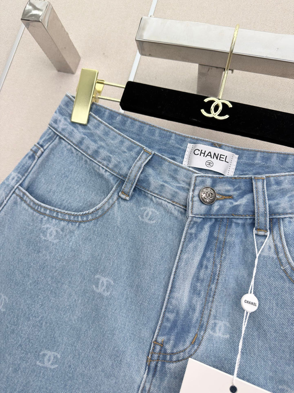 26 New Logo Loose Shorts