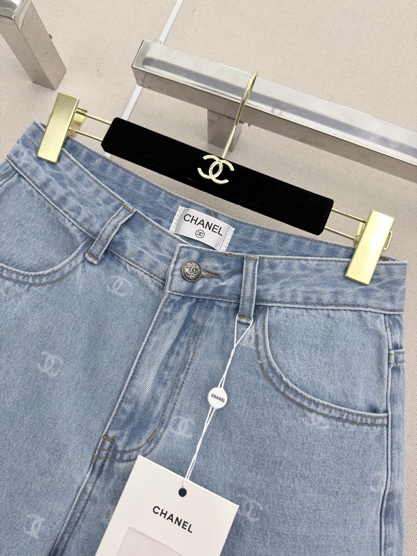 26 New Logo Loose Shorts