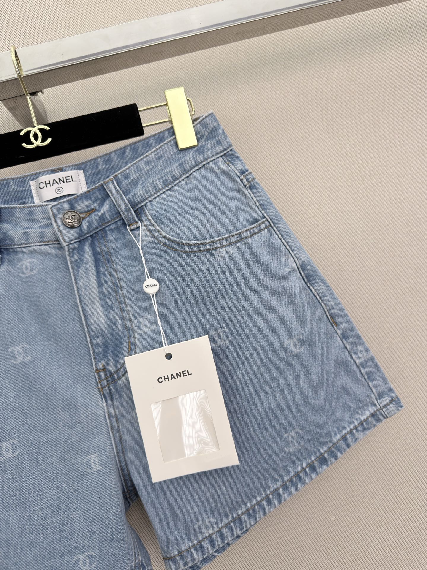 26 New Logo Loose Shorts