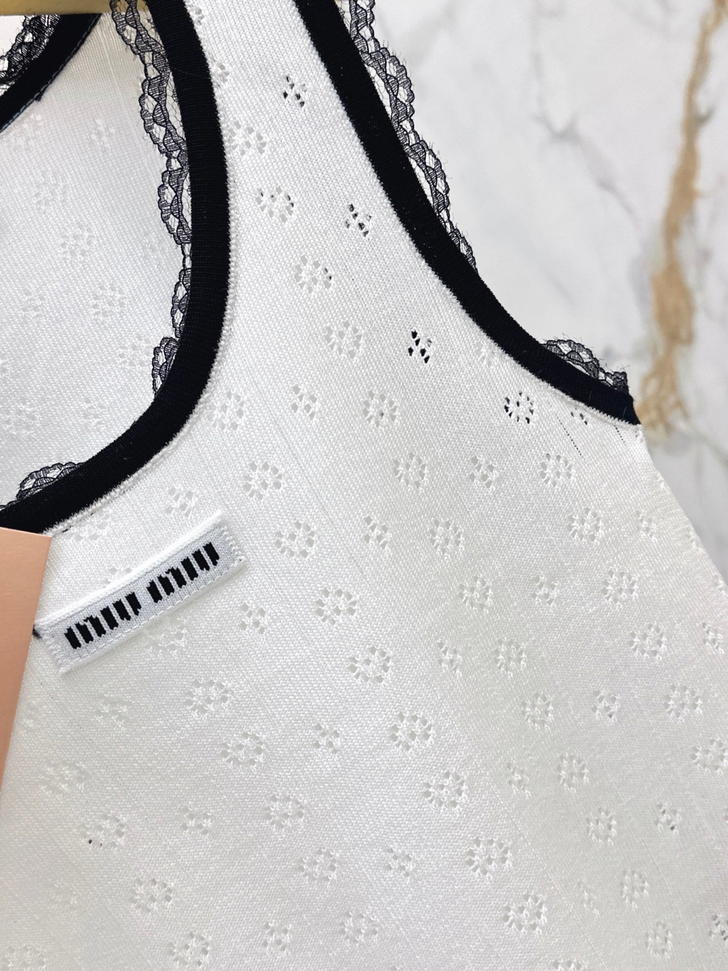 26SS — New Lace-Trimmed Knit Tank Top