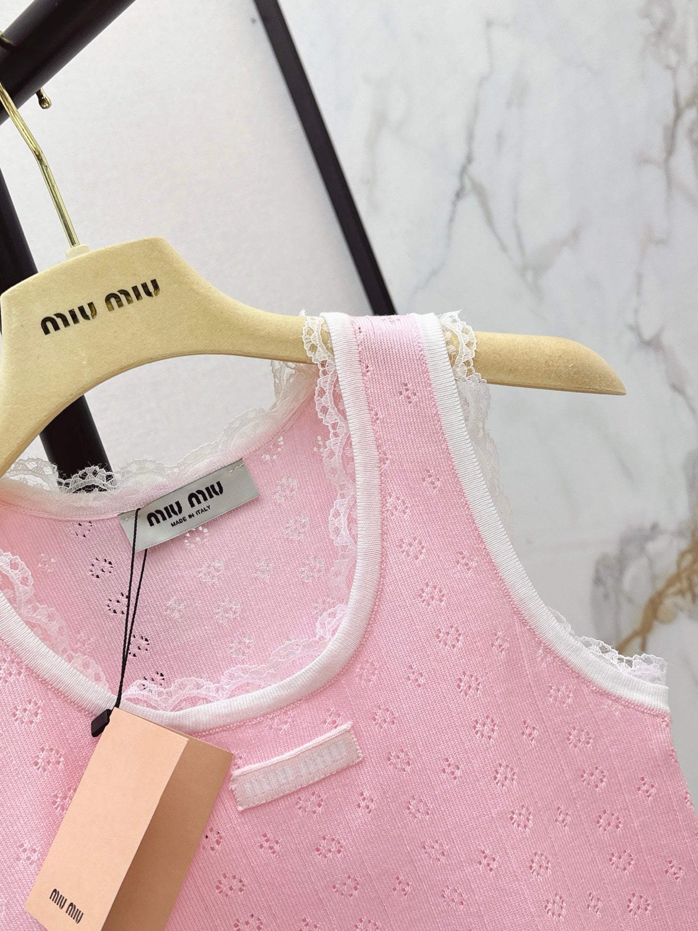 26SS — New Lace-Trimmed Knit Tank Top