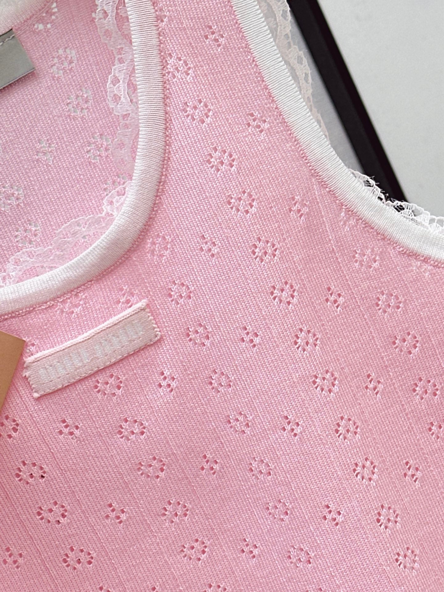 26SS — New Lace-Trimmed Knit Tank Top