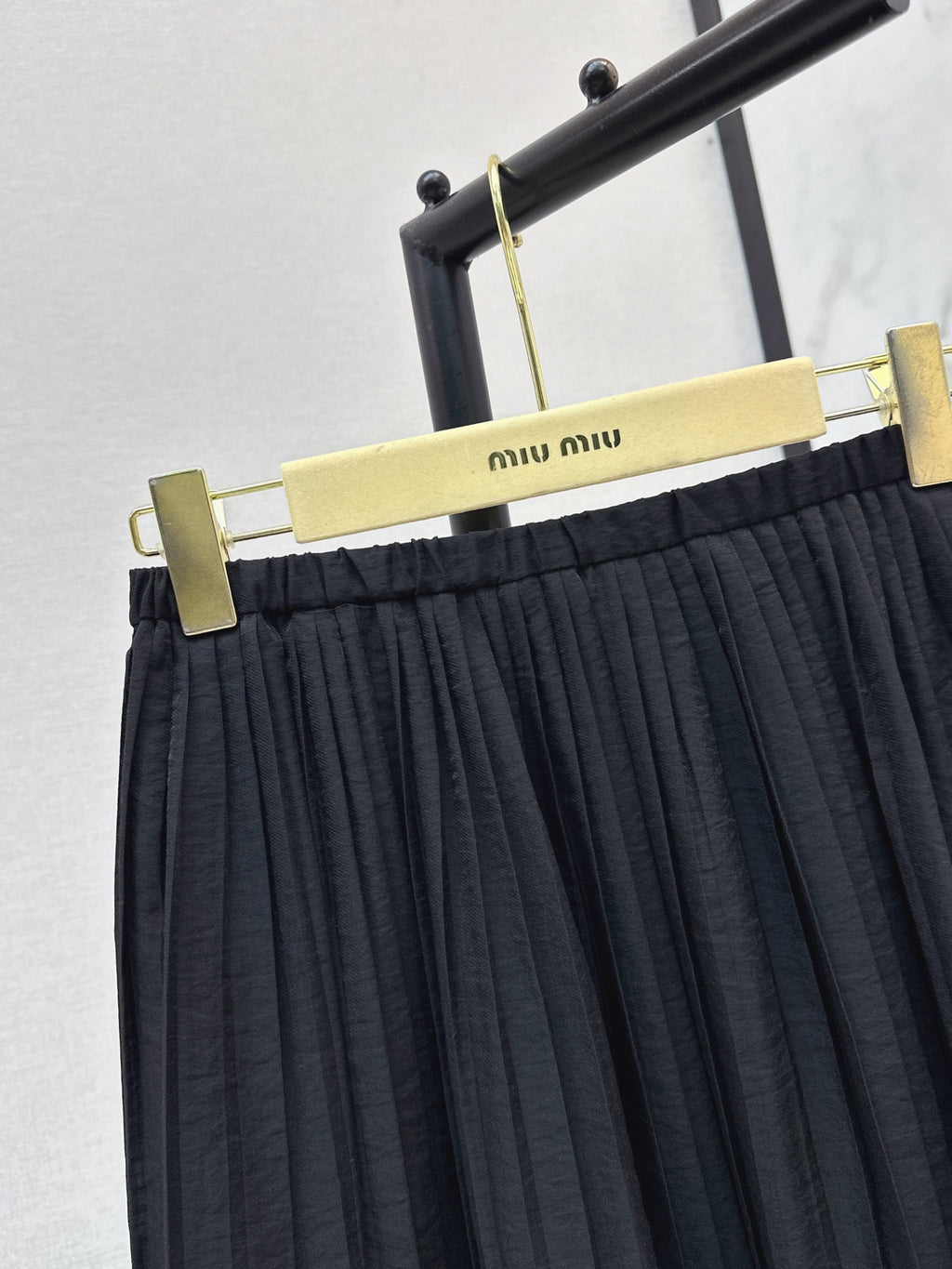 26SS — New Pleated Midi Skirt