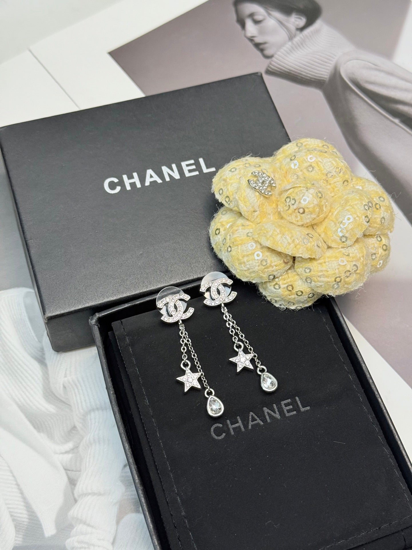 26C Star Rhinestone Earrings