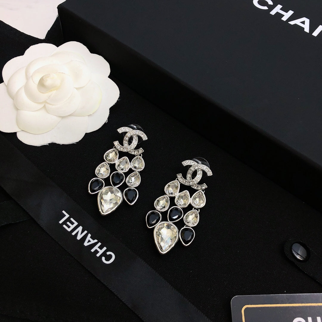 Exquisite rhinestone earrings