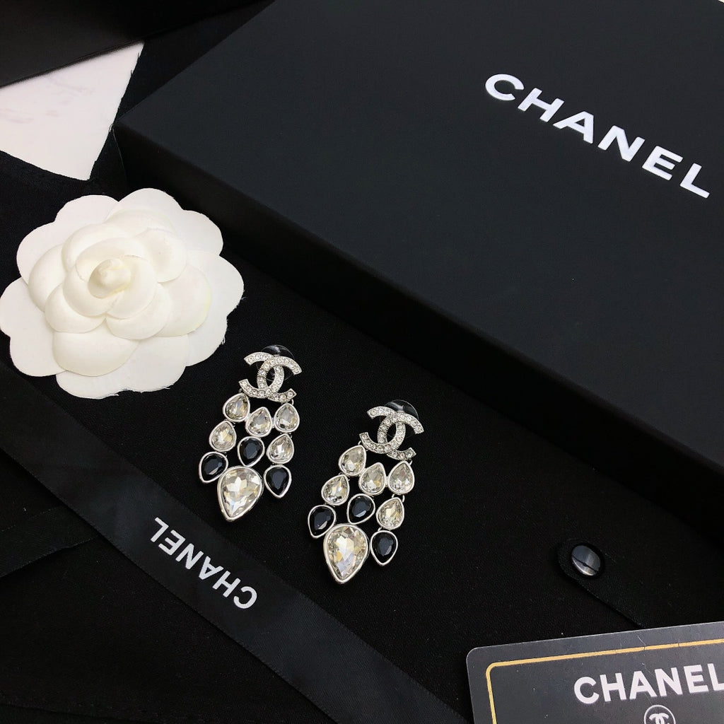 Exquisite rhinestone earrings