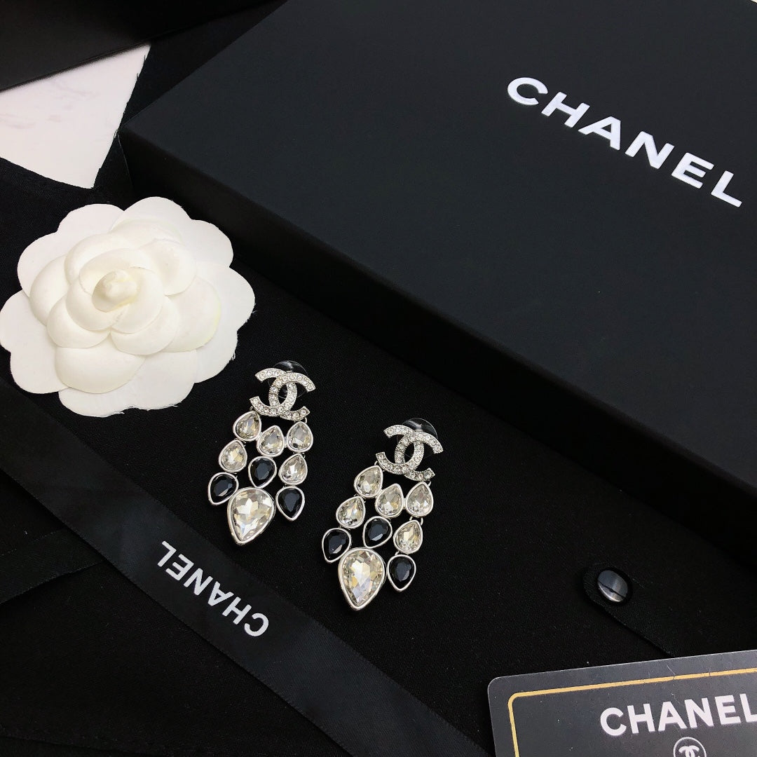 Exquisite rhinestone earrings