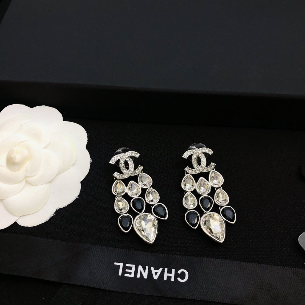 Exquisite rhinestone earrings
