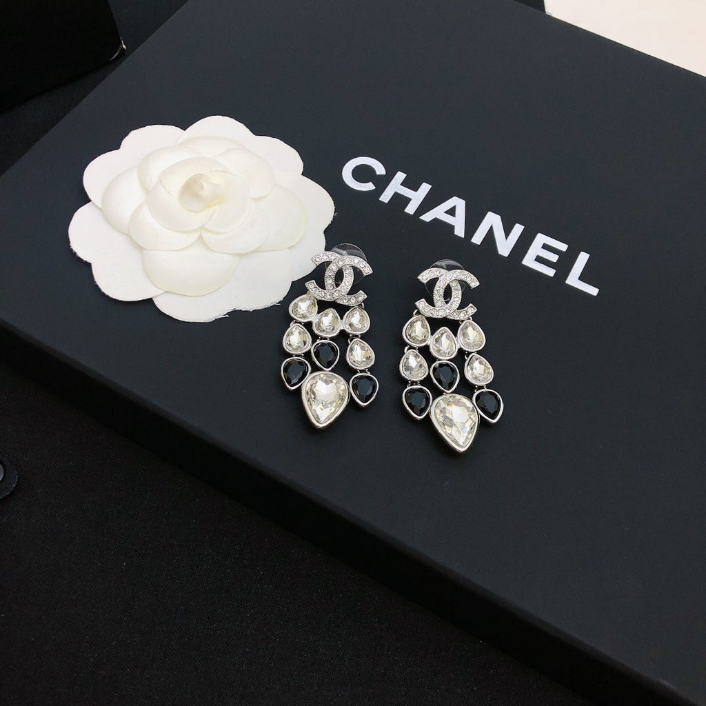 Exquisite rhinestone earrings