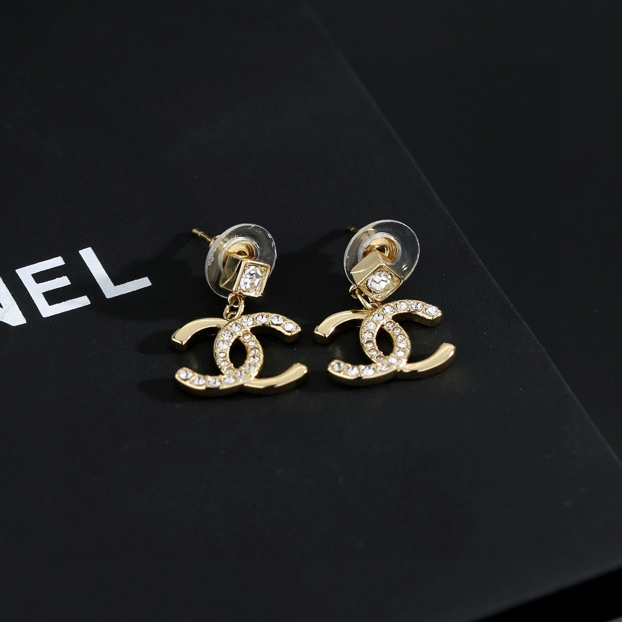 Classic gold versatile earrings