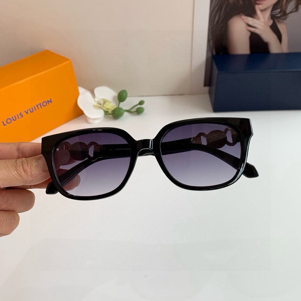 New square-frame sunglasses for men and women