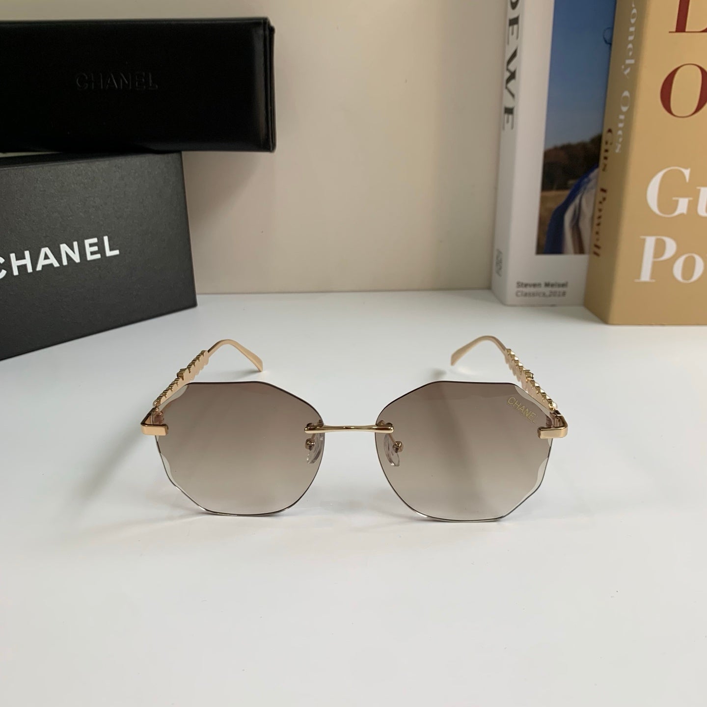 New rimless sun-shield sunglasses
