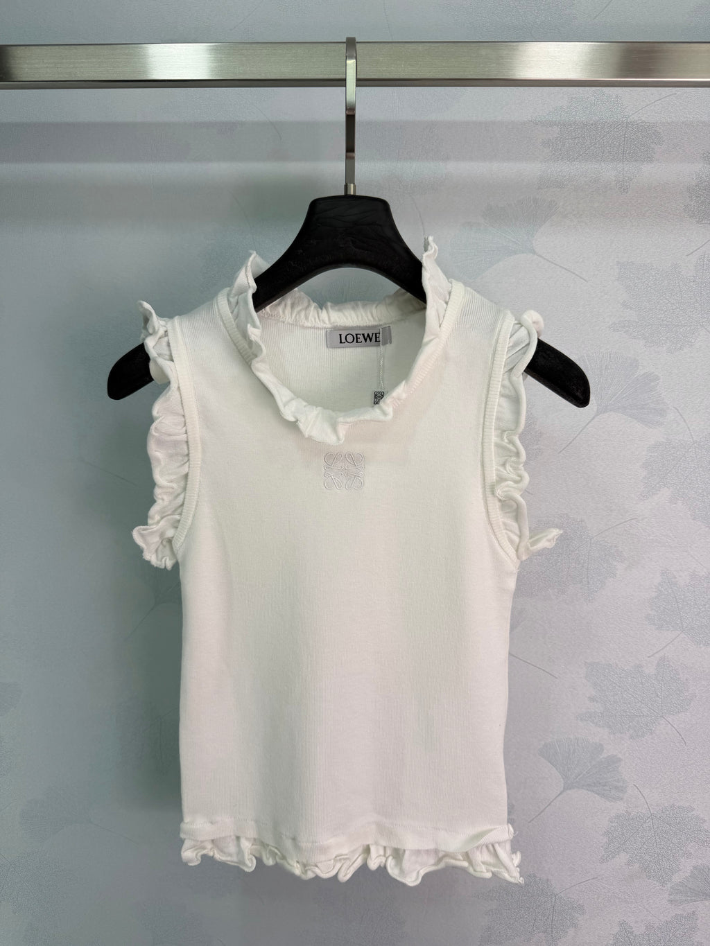 26 New White Ruffled Sleeveless Vest